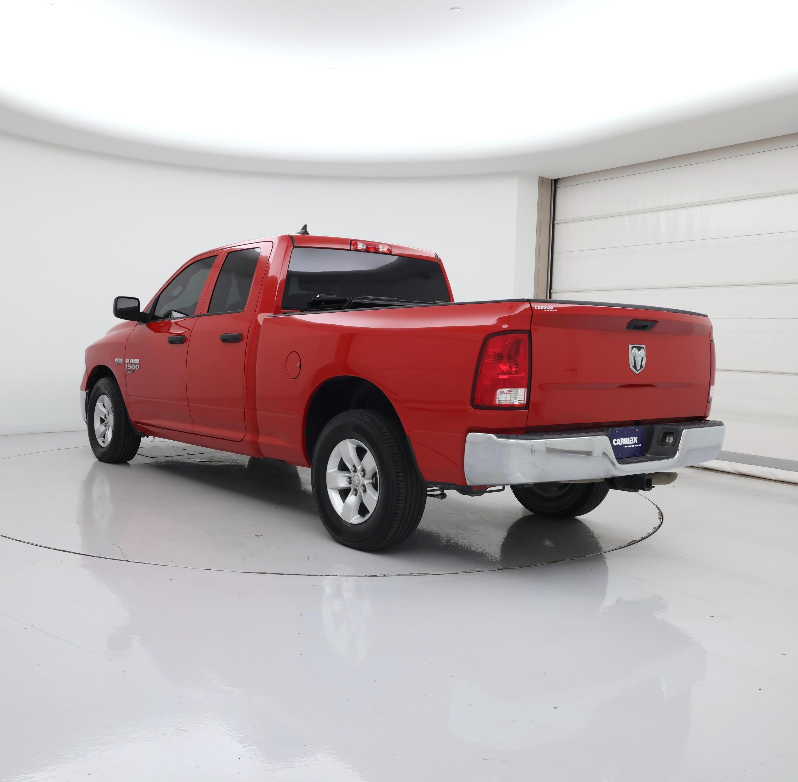 Thumbnail: 2020 RAM 1500 Classic - 2