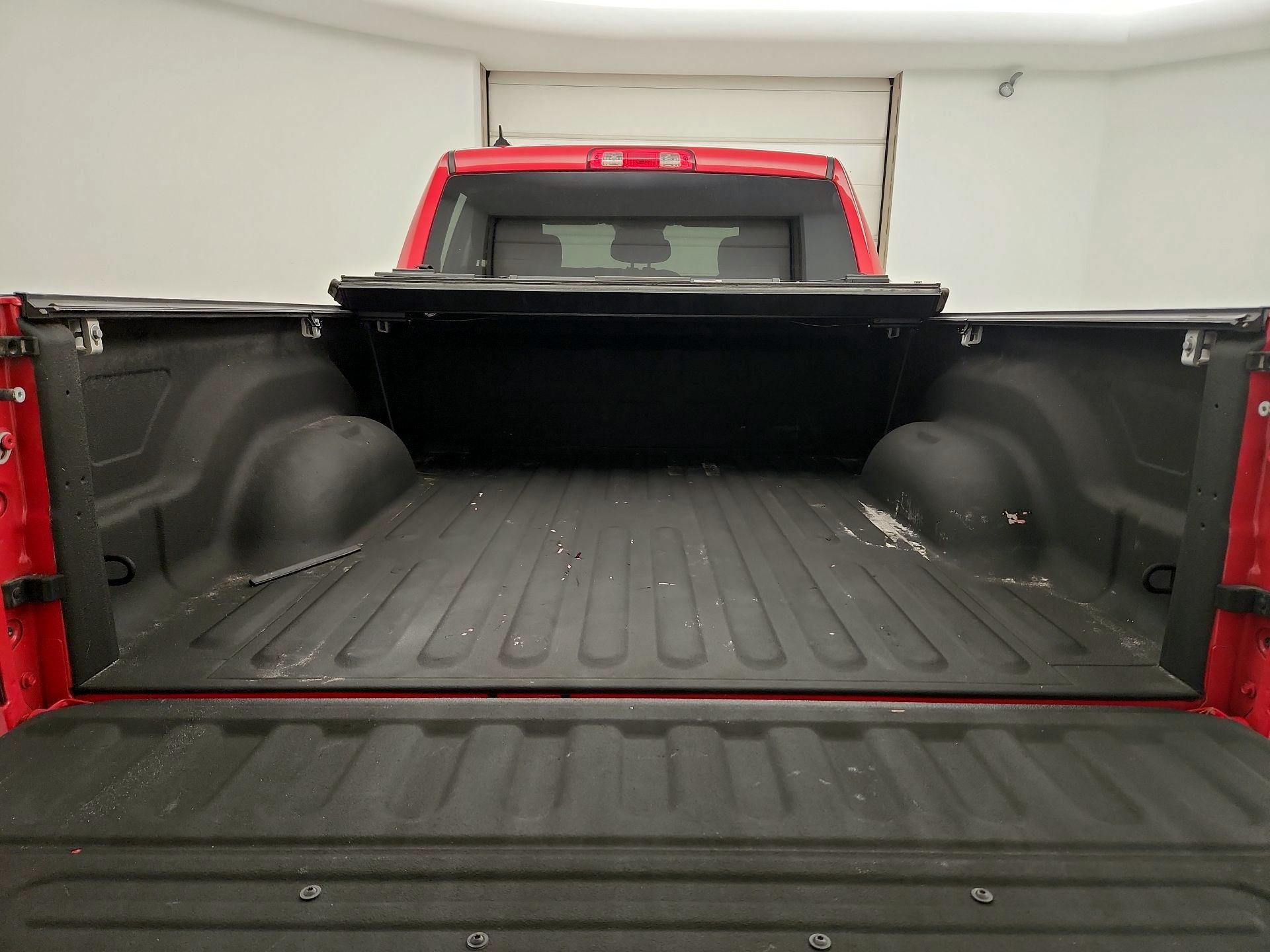 Thumbnail: 2020 RAM 1500 Classic - 19