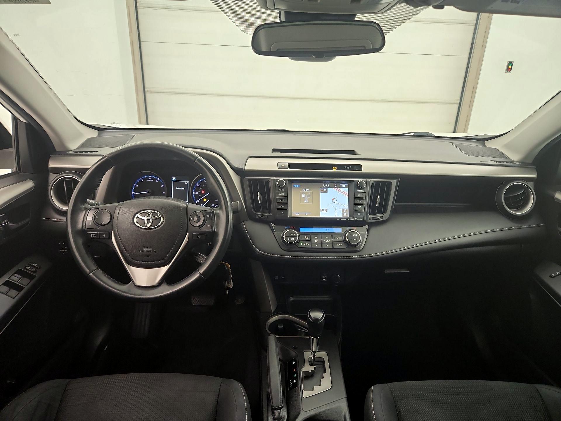 Thumbnail: 2017 Toyota RAV4 - 9