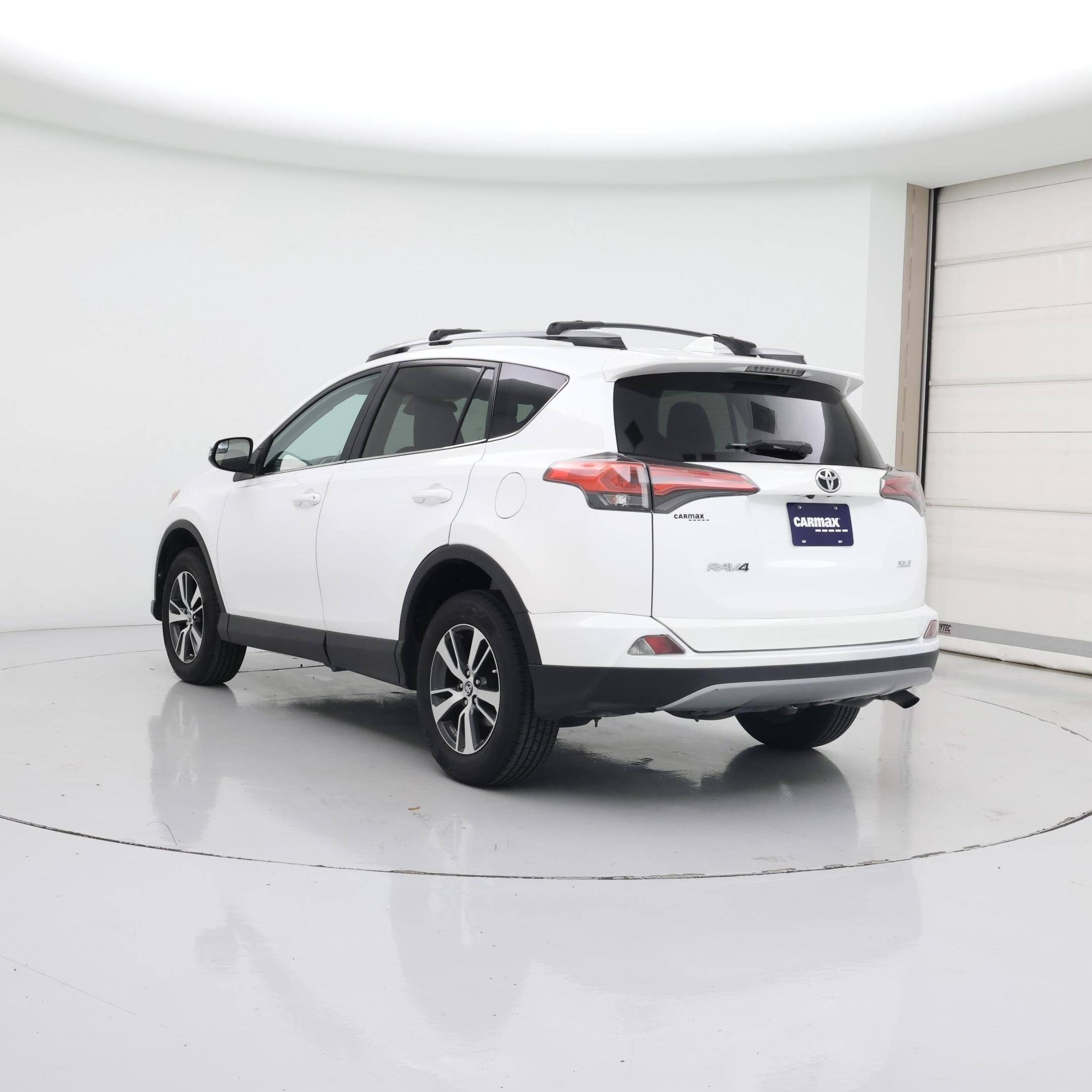 Thumbnail: 2017 Toyota RAV4 - 2