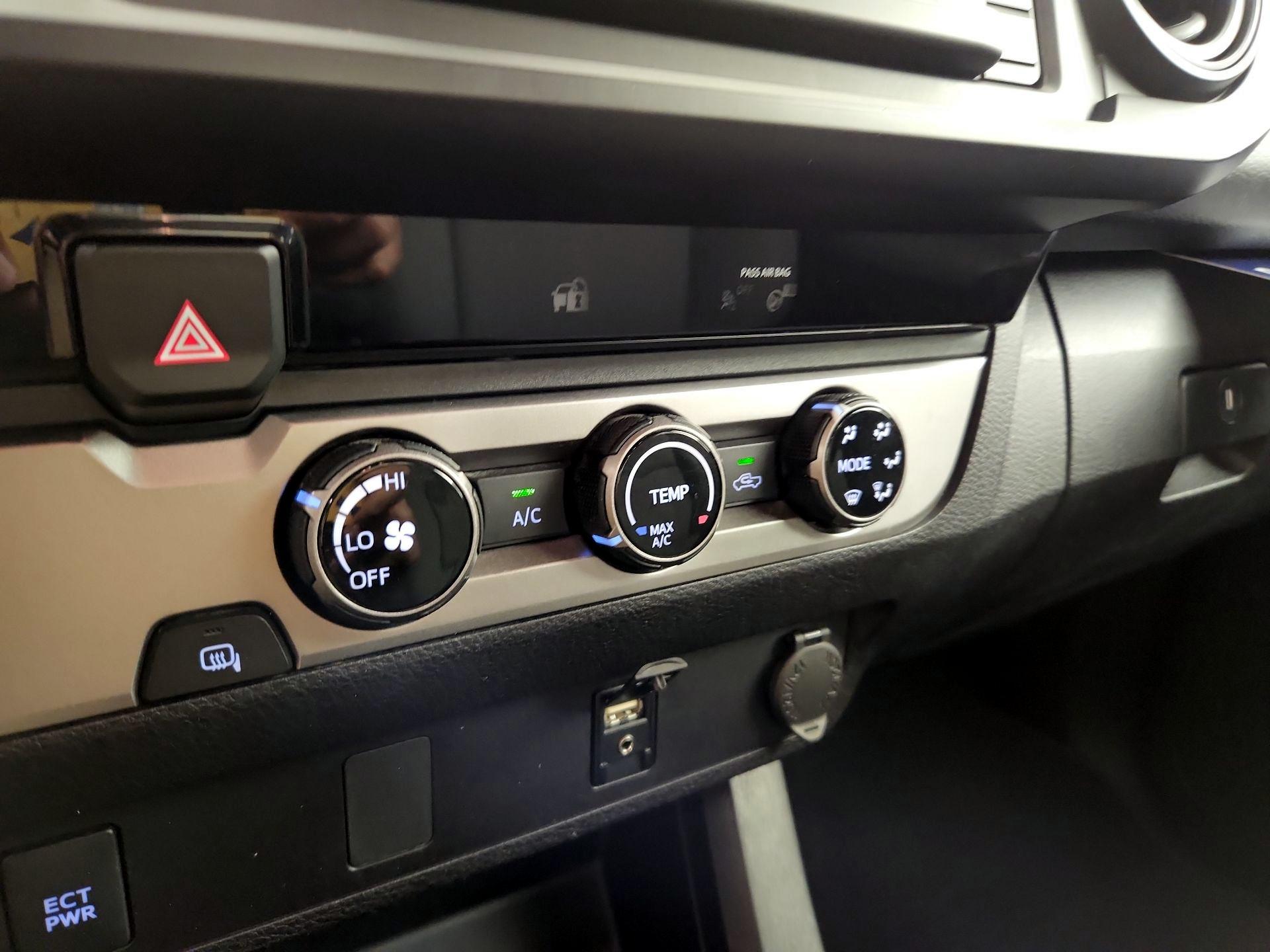 Thumbnail: 2018 Toyota Tacoma - 16