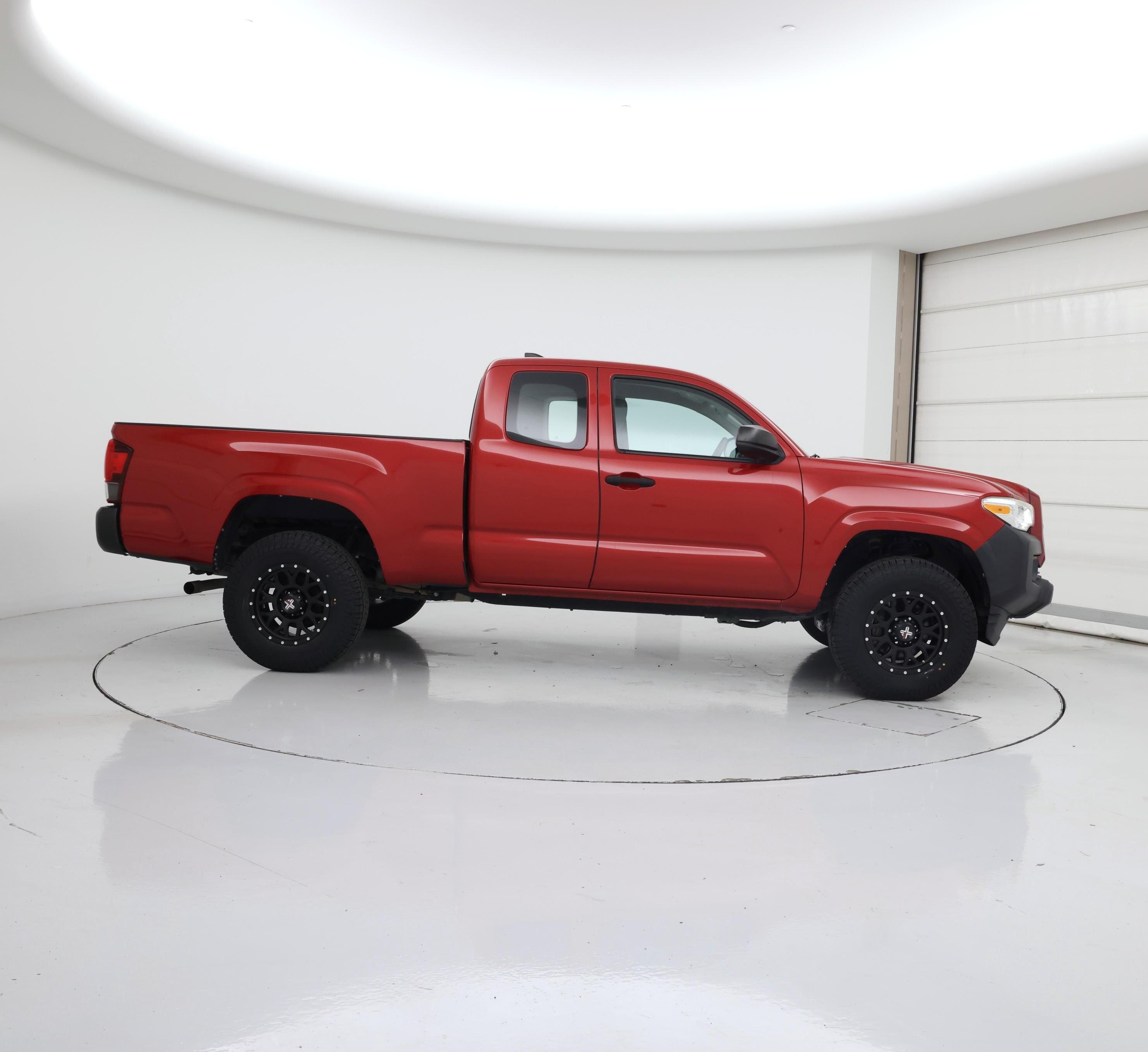 Thumbnail: 2018 Toyota Tacoma - 7