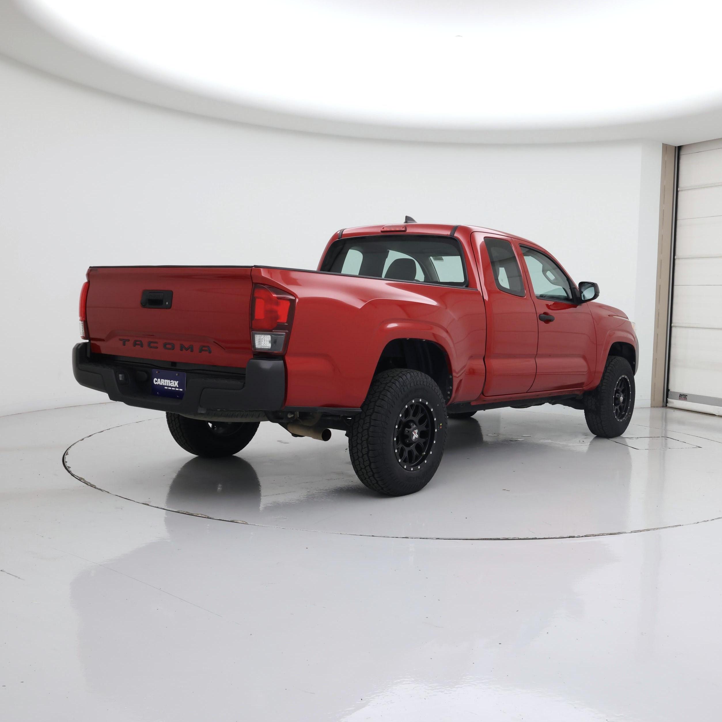 Thumbnail: 2018 Toyota Tacoma - 8