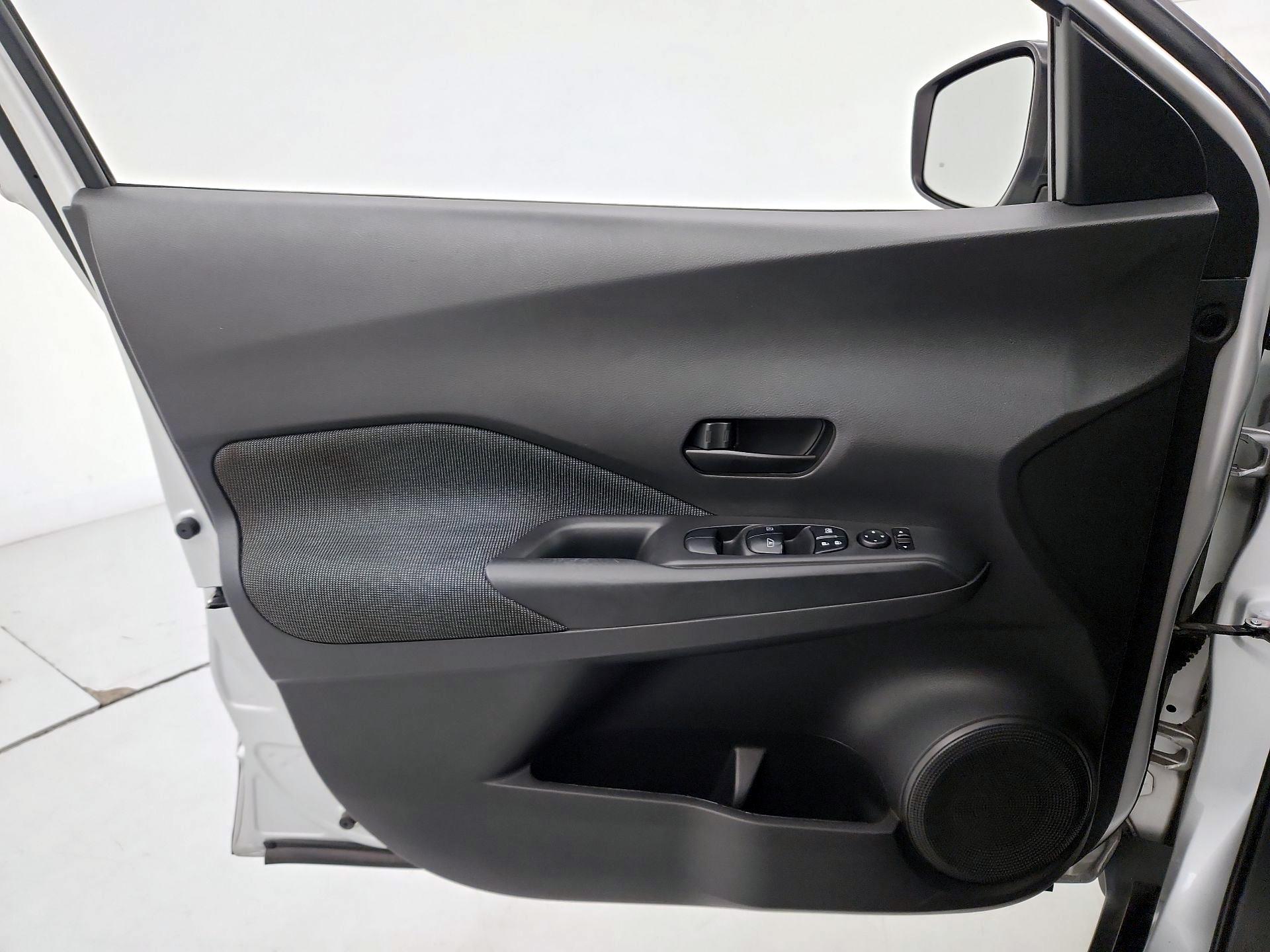 Thumbnail: 2018 Nissan Kicks - 12