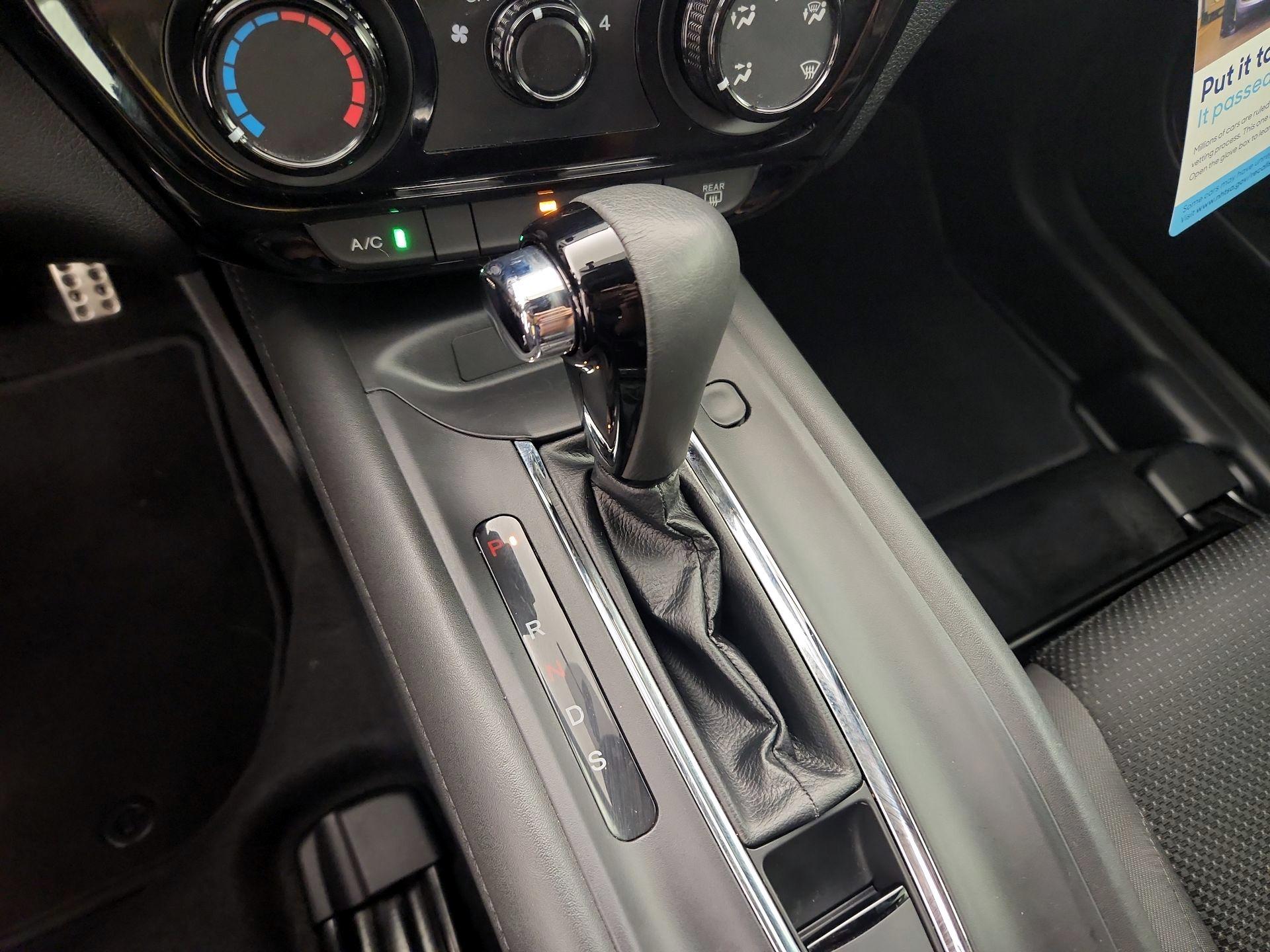 Thumbnail: 2019 Honda HR-V - 17