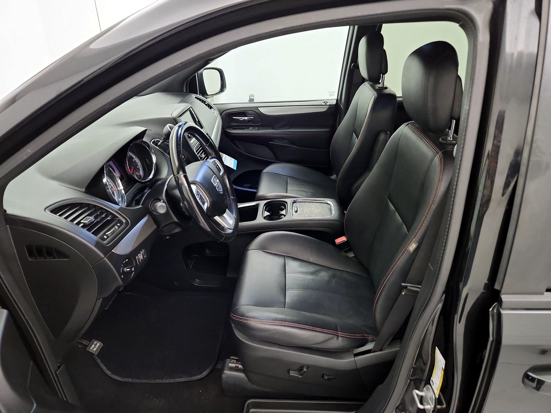 Thumbnail: 2019 Dodge Grand Caravan - 11