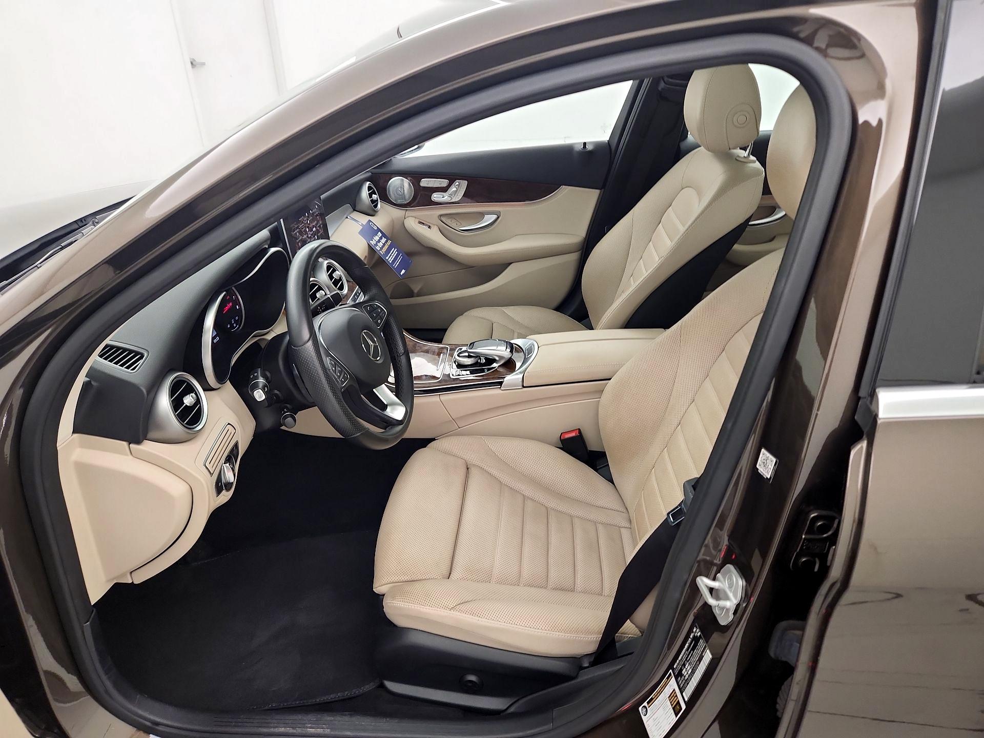 Thumbnail: 2016 Mercedes-Benz C-Class - 11