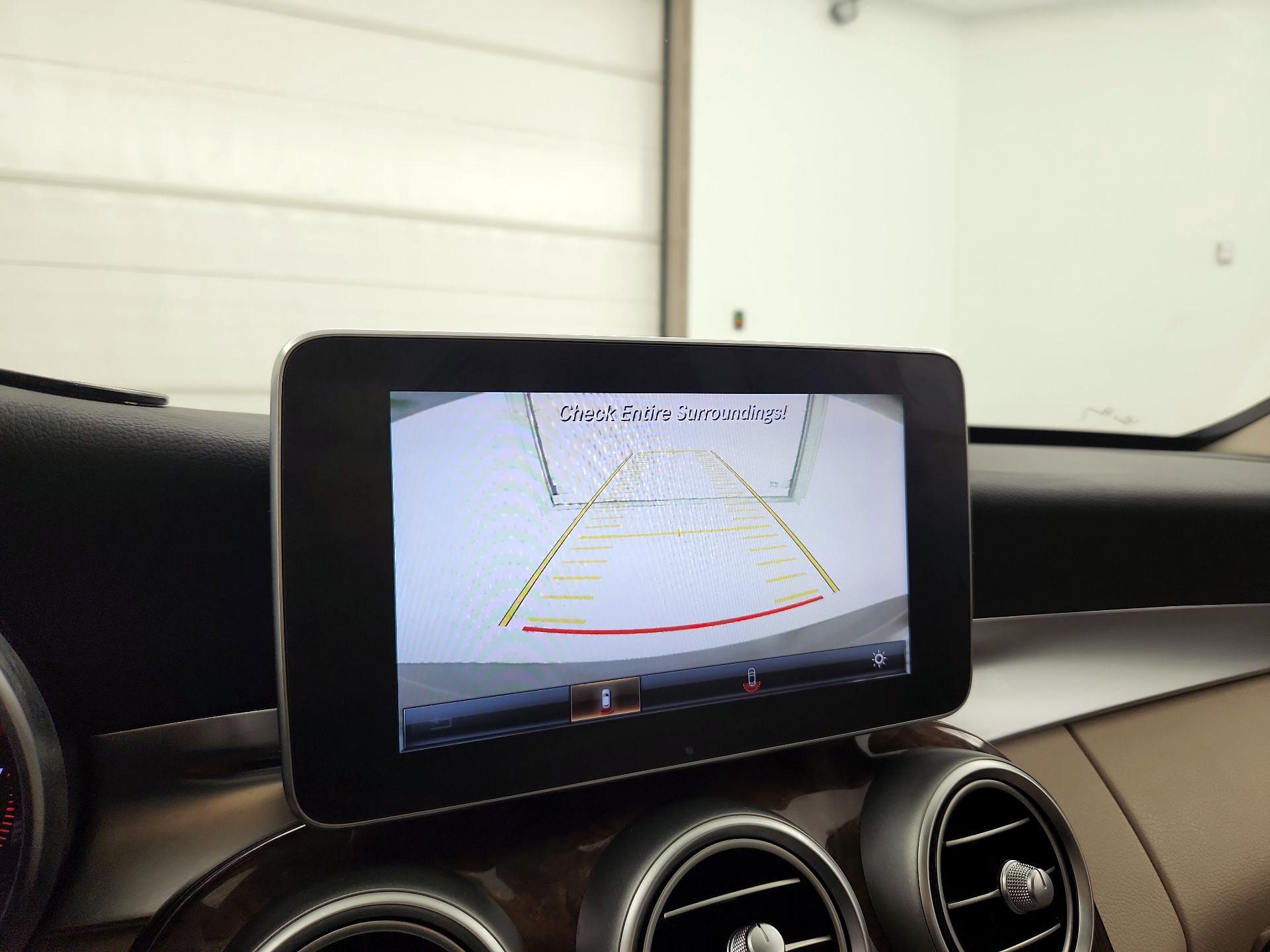 Thumbnail: 2016 Mercedes-Benz C-Class - 15