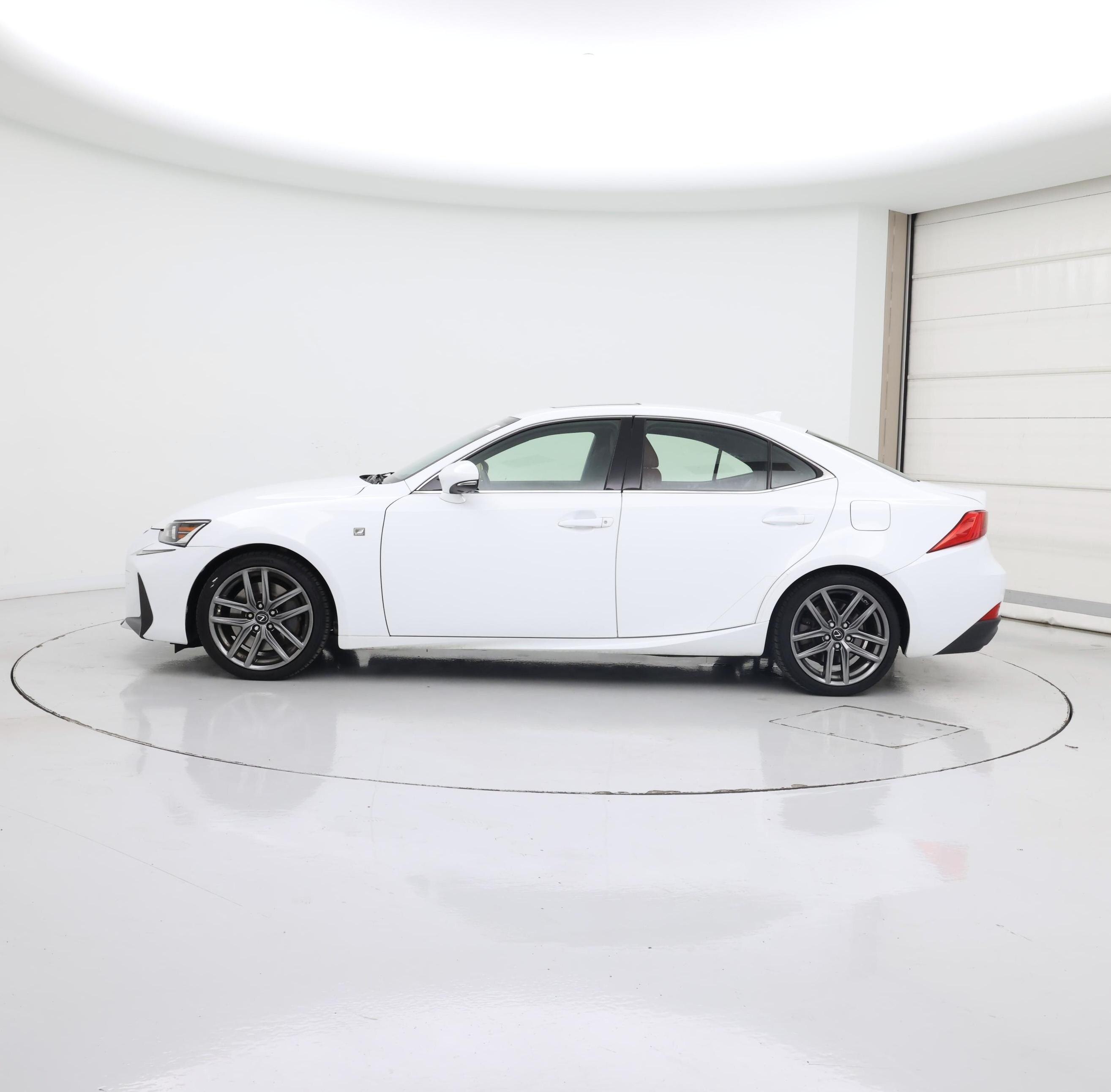 Thumbnail: 2018 Lexus IS - 3
