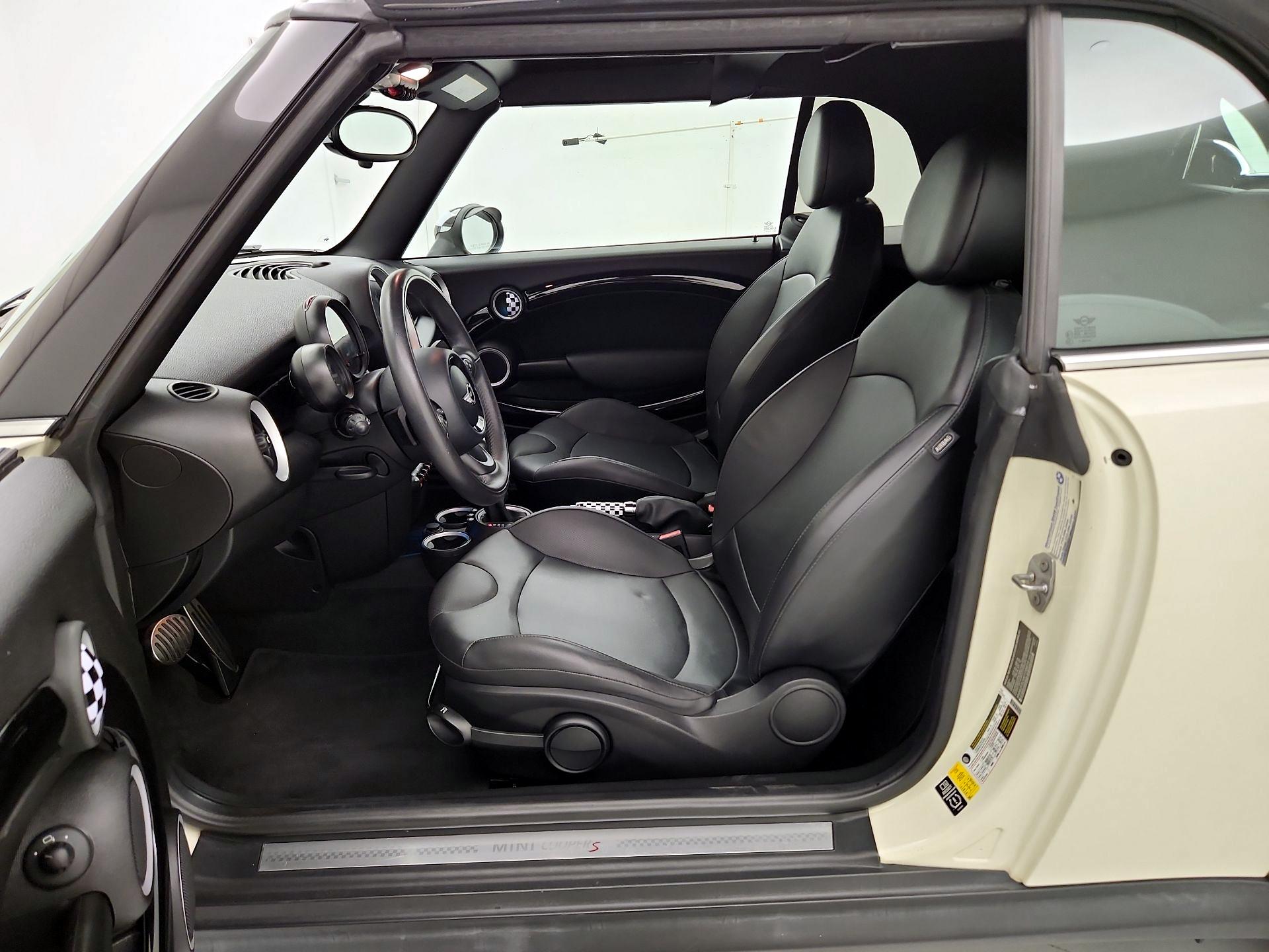Thumbnail: 2015 MINI Cooper - 11