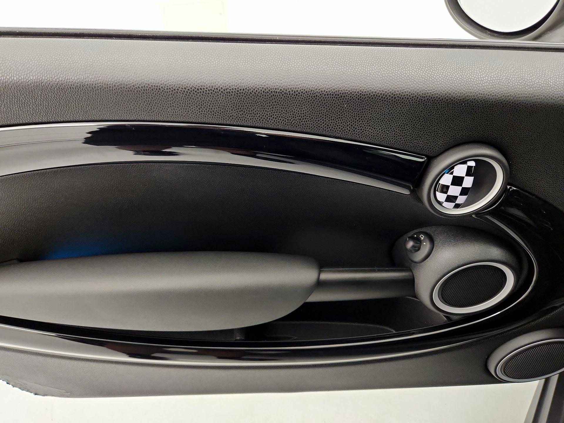 Thumbnail: 2015 MINI Cooper - 12