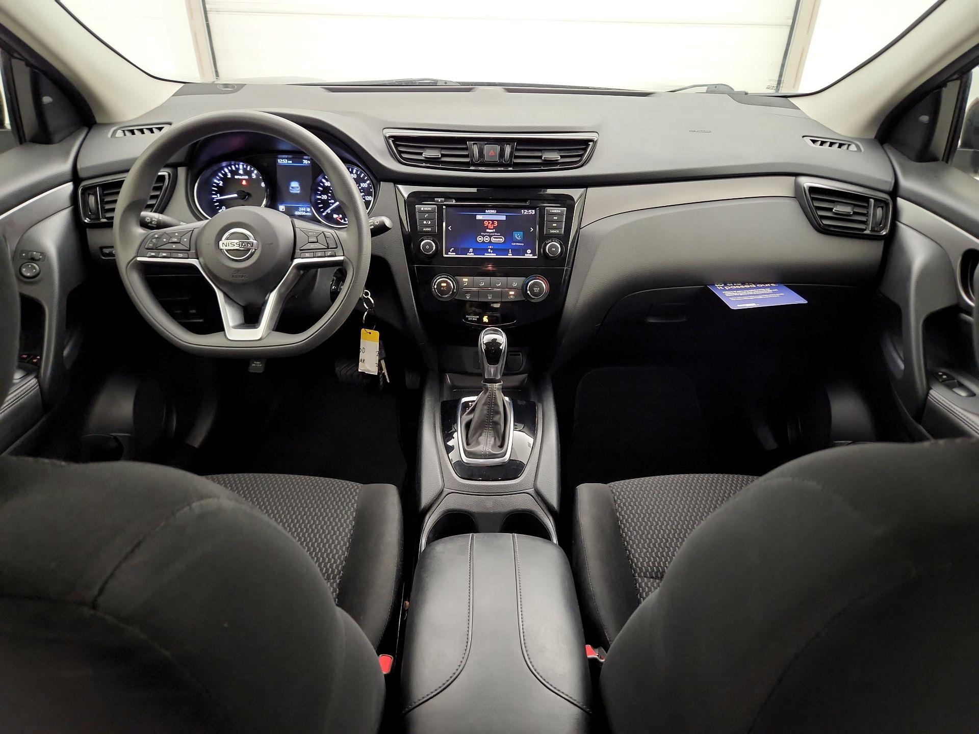 Thumbnail: 2022 Nissan Rogue Sport - 9