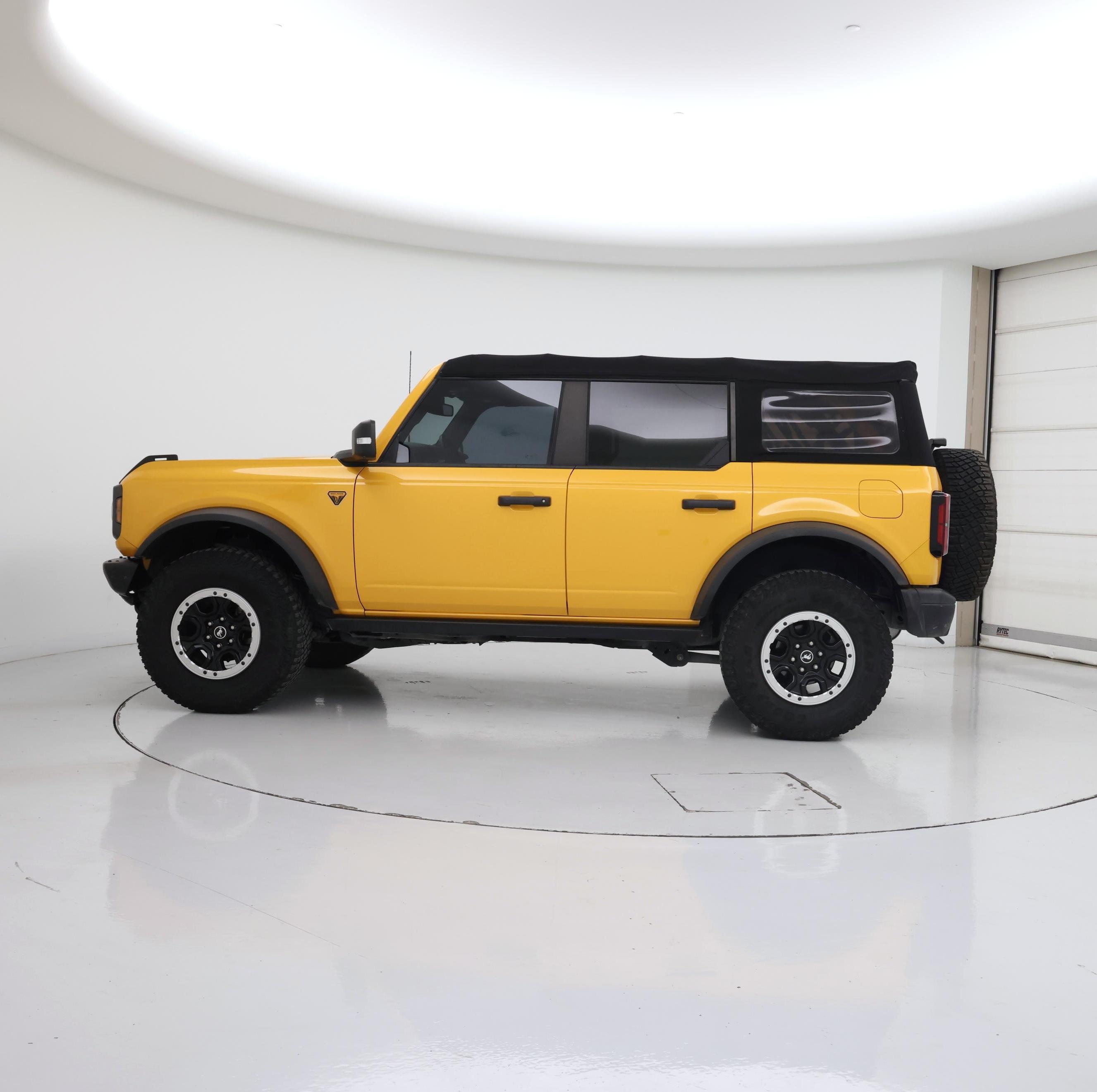 Thumbnail: 2021 Ford Bronco - 3