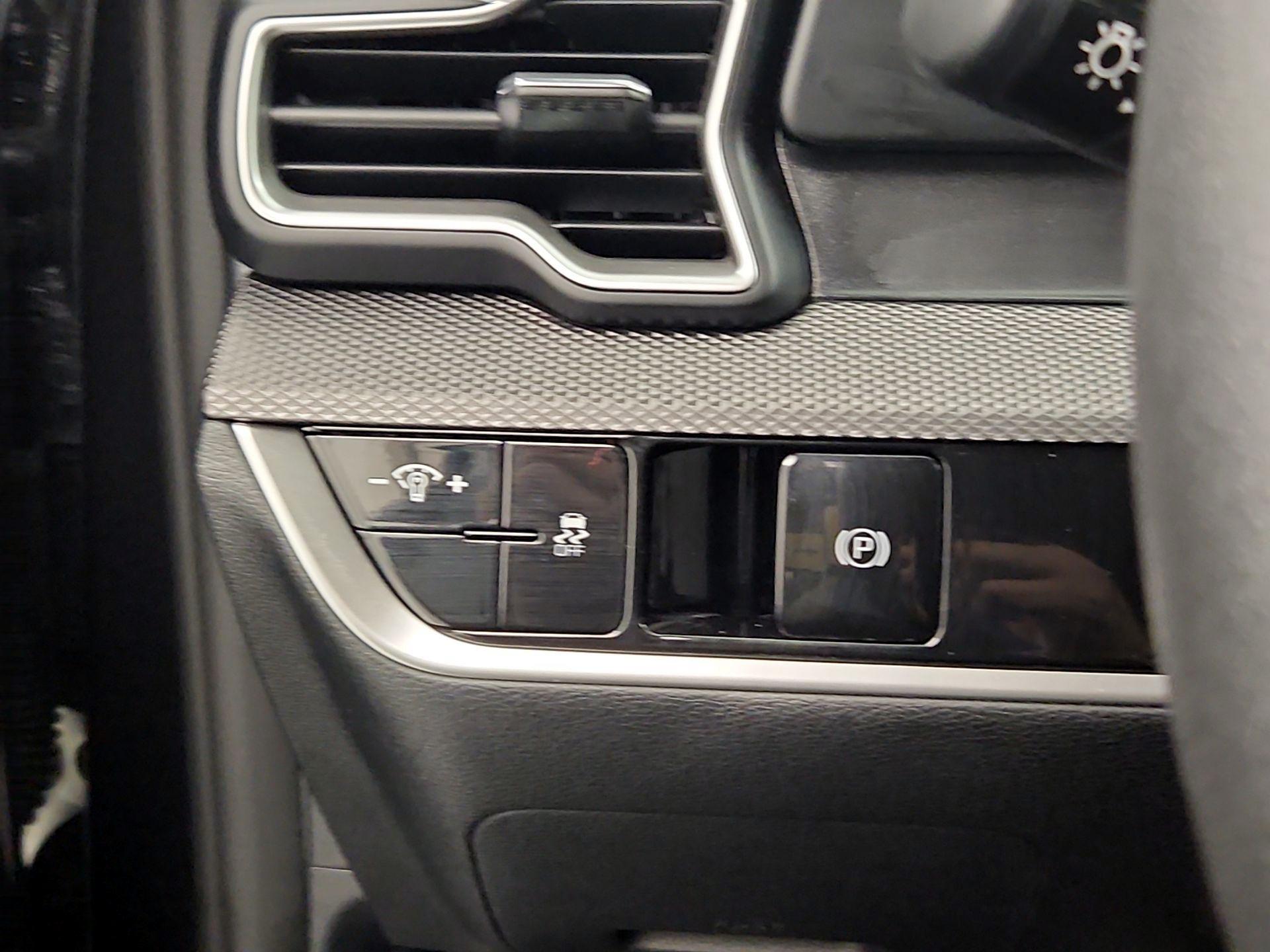 Thumbnail: 2023 Kia Sportage - 13