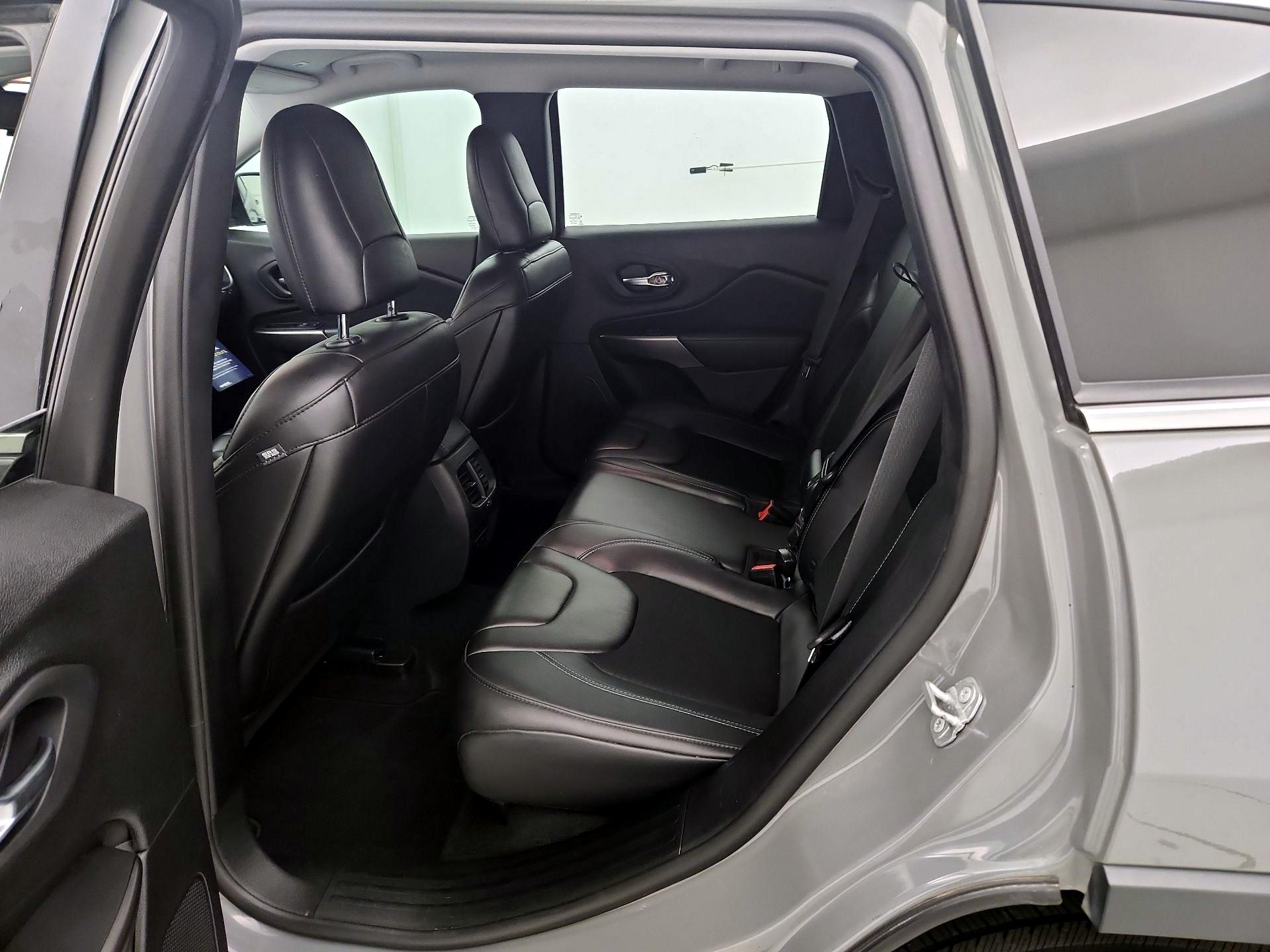 Thumbnail: 2019 Jeep Cherokee - 19