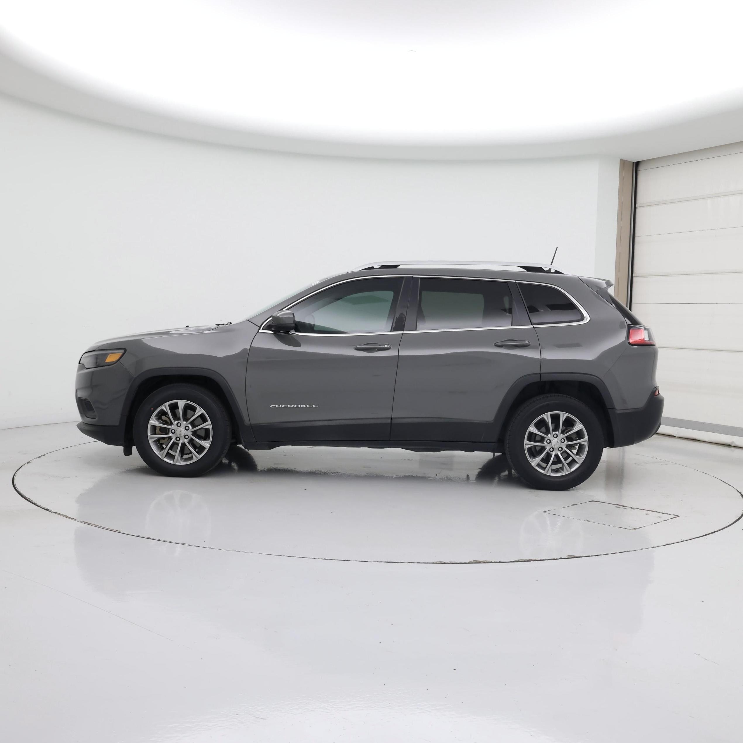 Thumbnail: 2019 Jeep Cherokee - 3