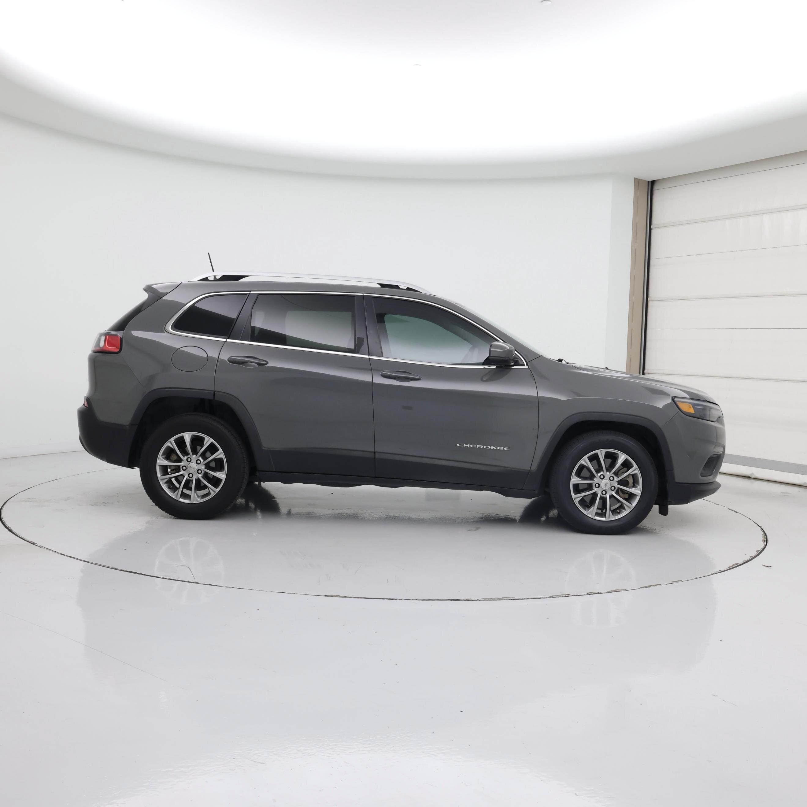 Thumbnail: 2019 Jeep Cherokee - 7