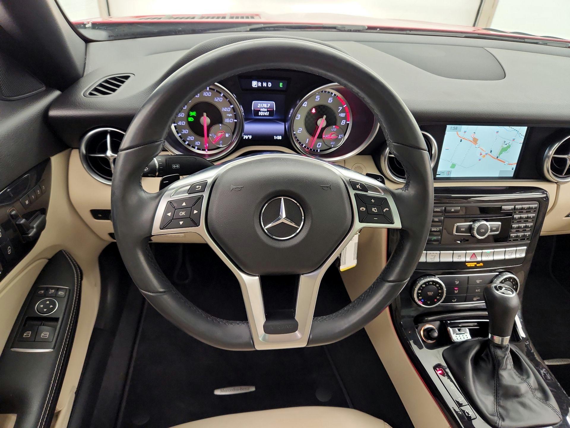 Thumbnail: 2015 Mercedes-Benz SLK - 10