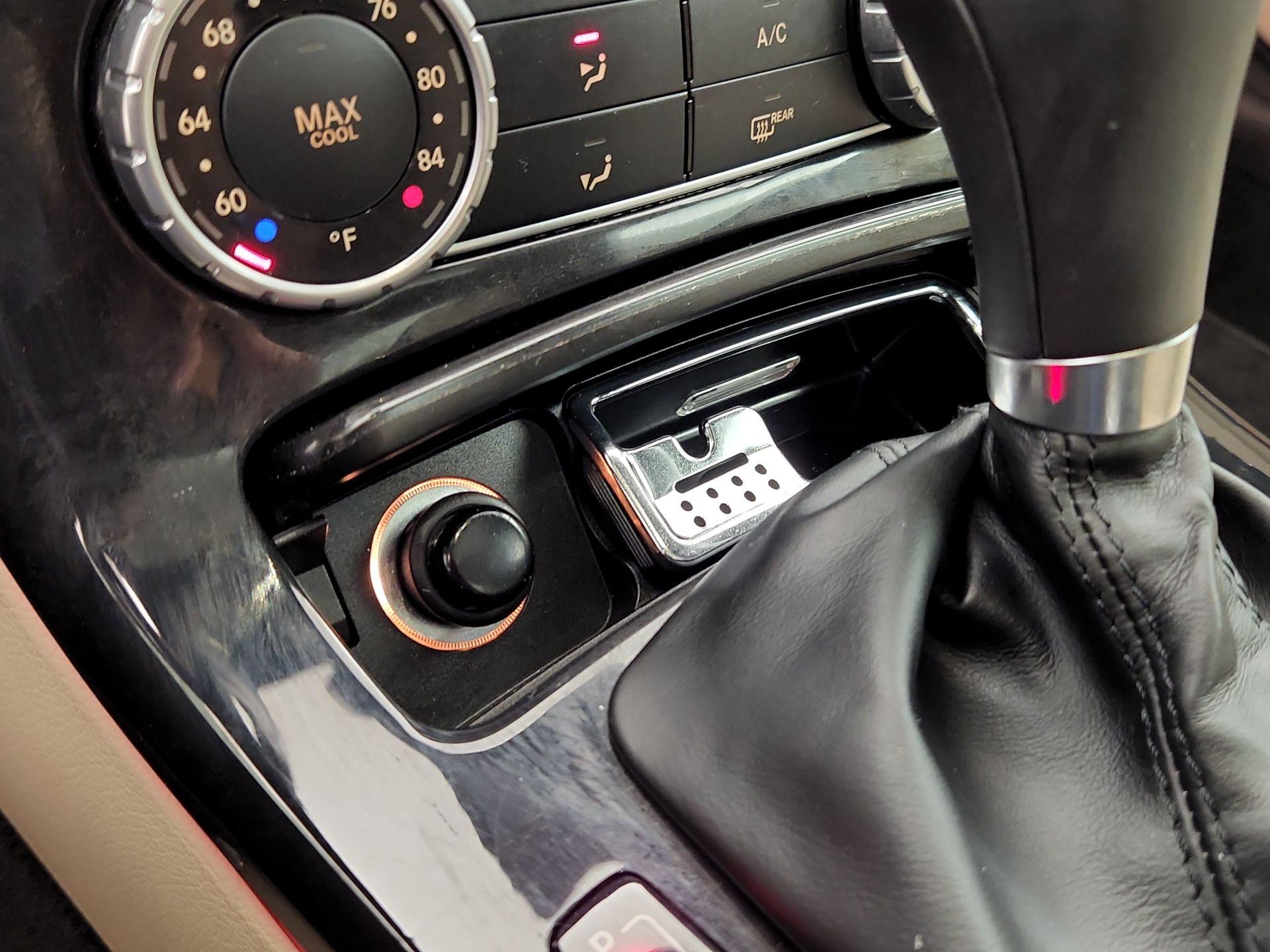 Thumbnail: 2015 Mercedes-Benz SLK - 18