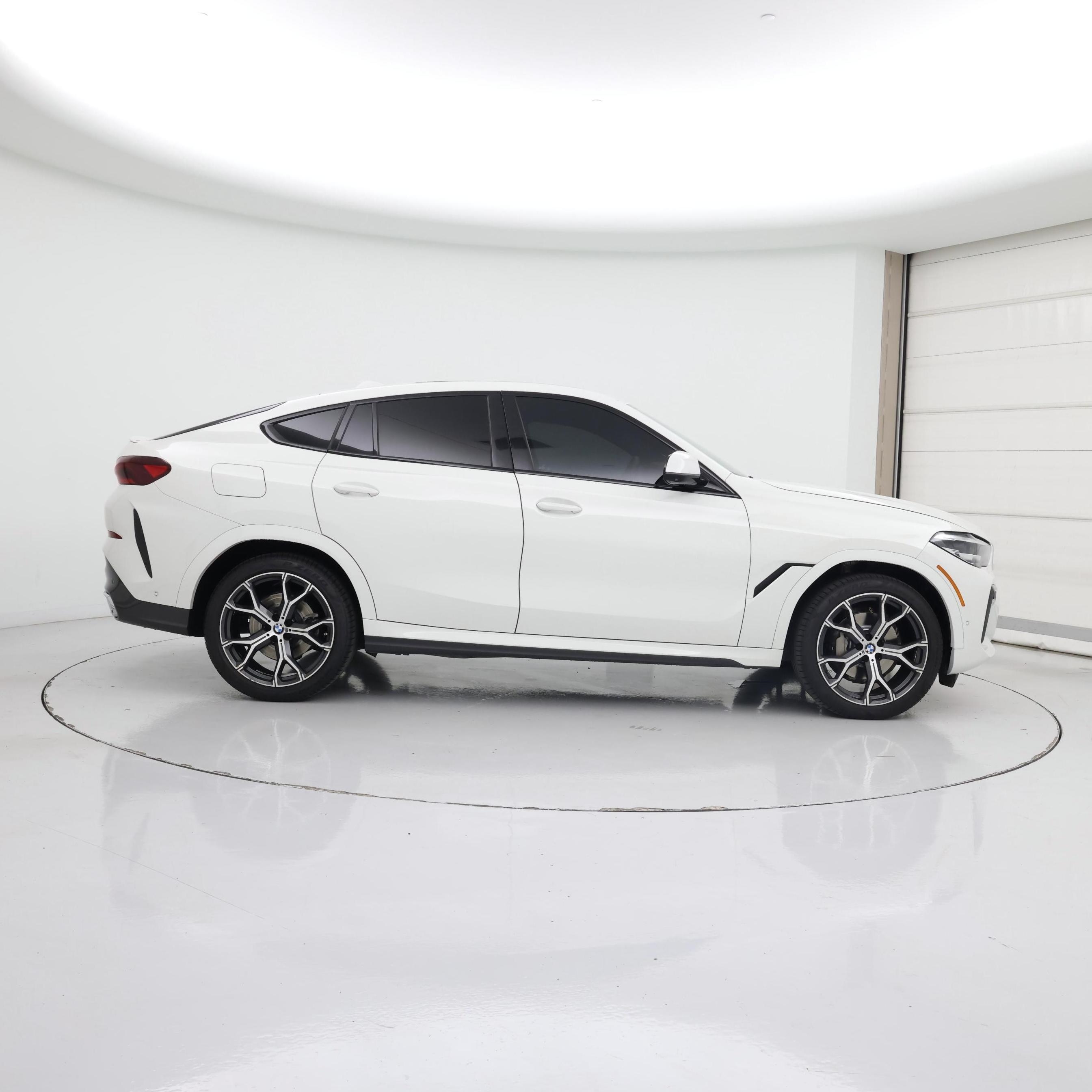 Thumbnail: 2021 BMW X6 - 7