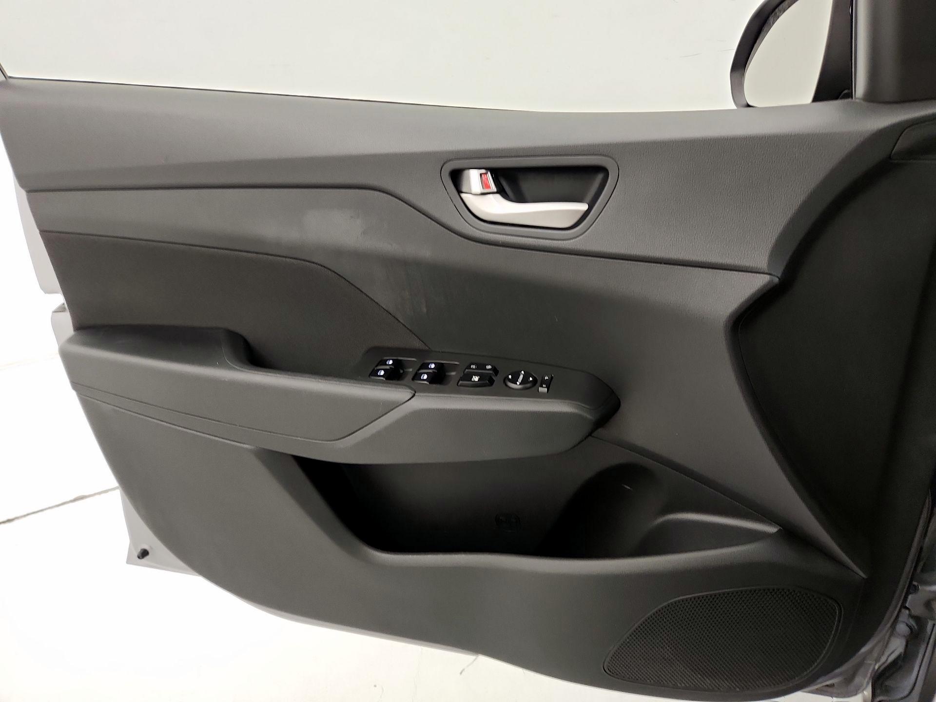Thumbnail: 2022 Hyundai Accent - 12