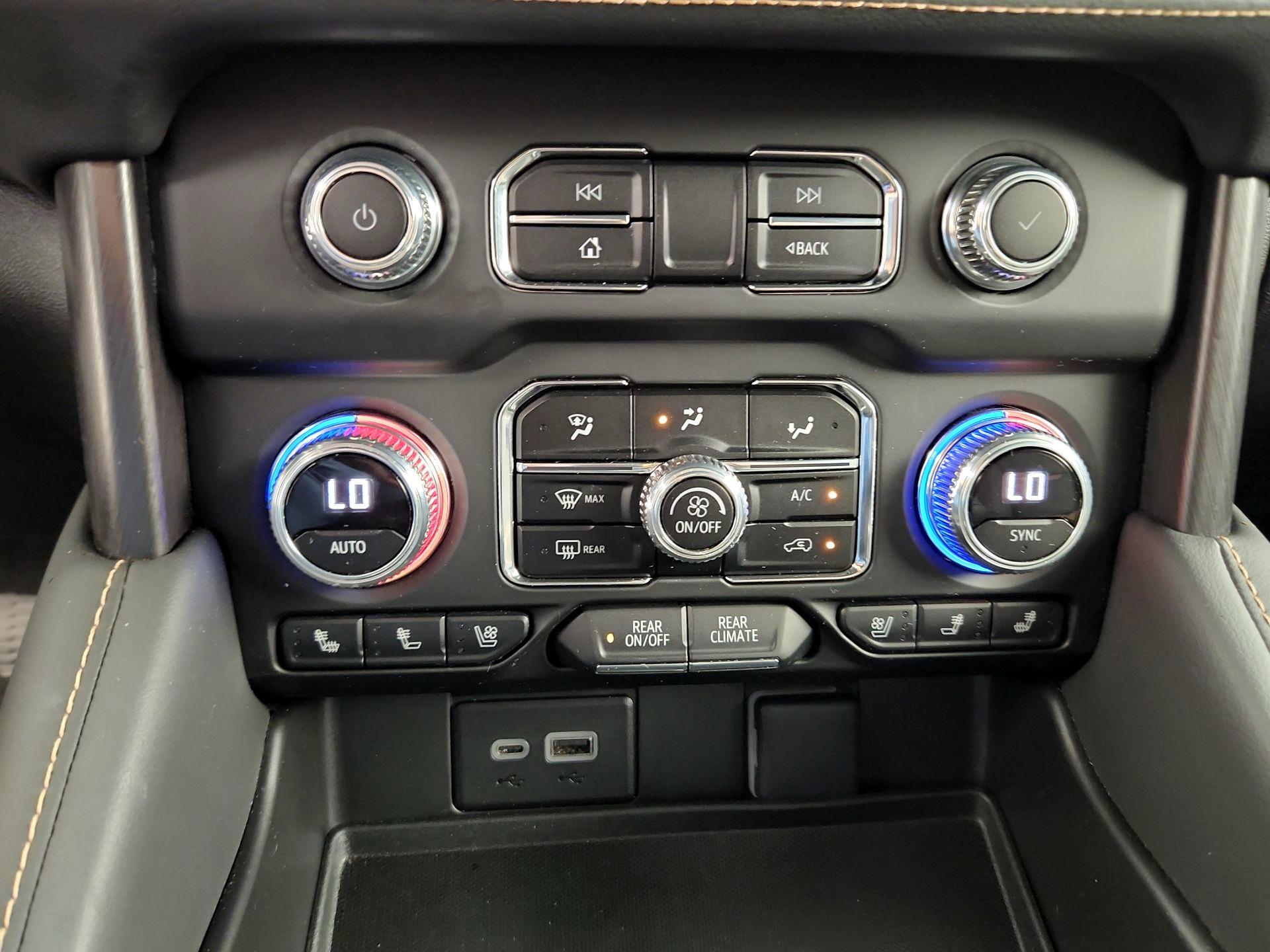 Thumbnail: 2023 GMC Yukon XL - 17