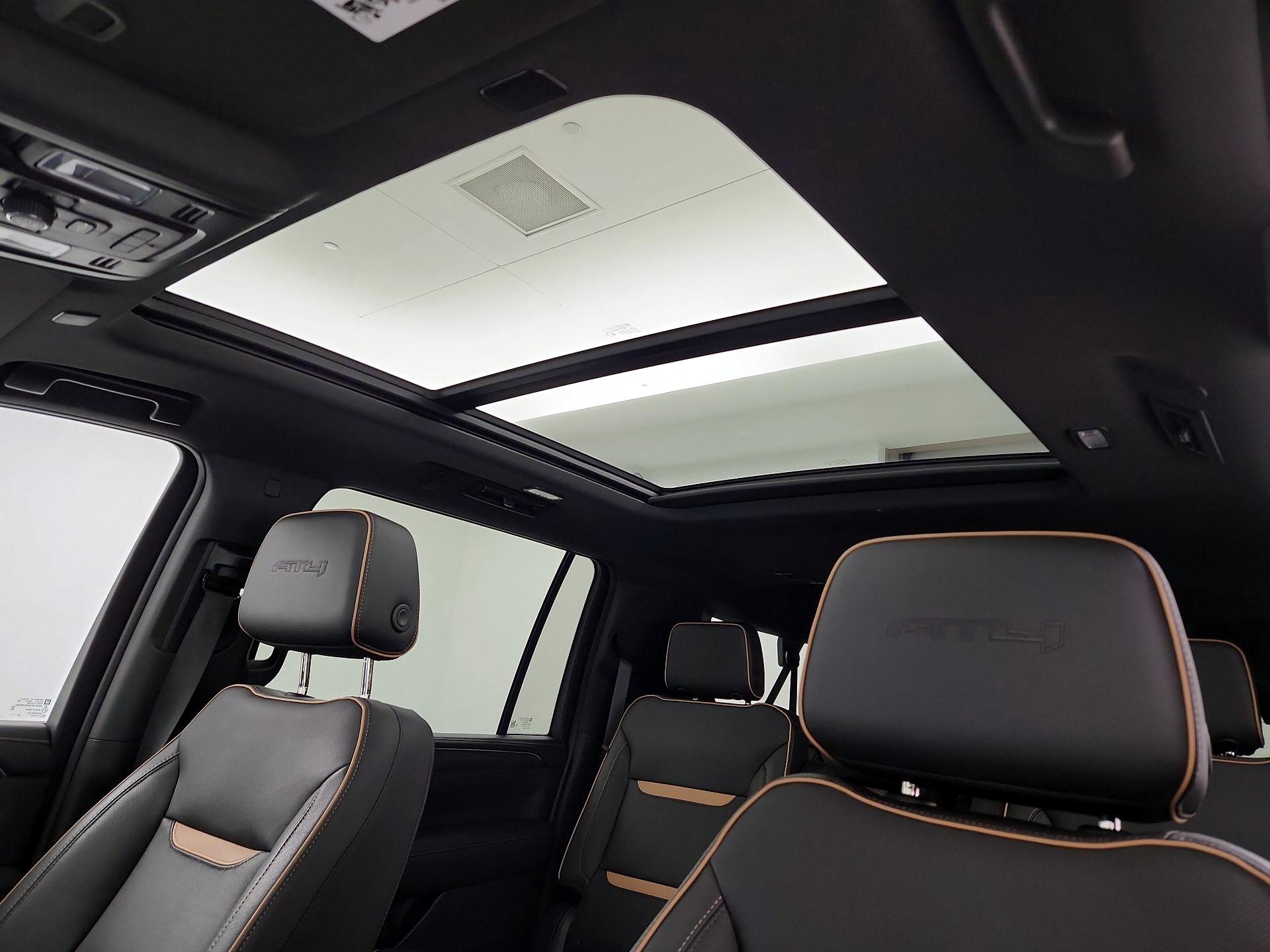 Thumbnail: 2023 GMC Yukon XL - 20