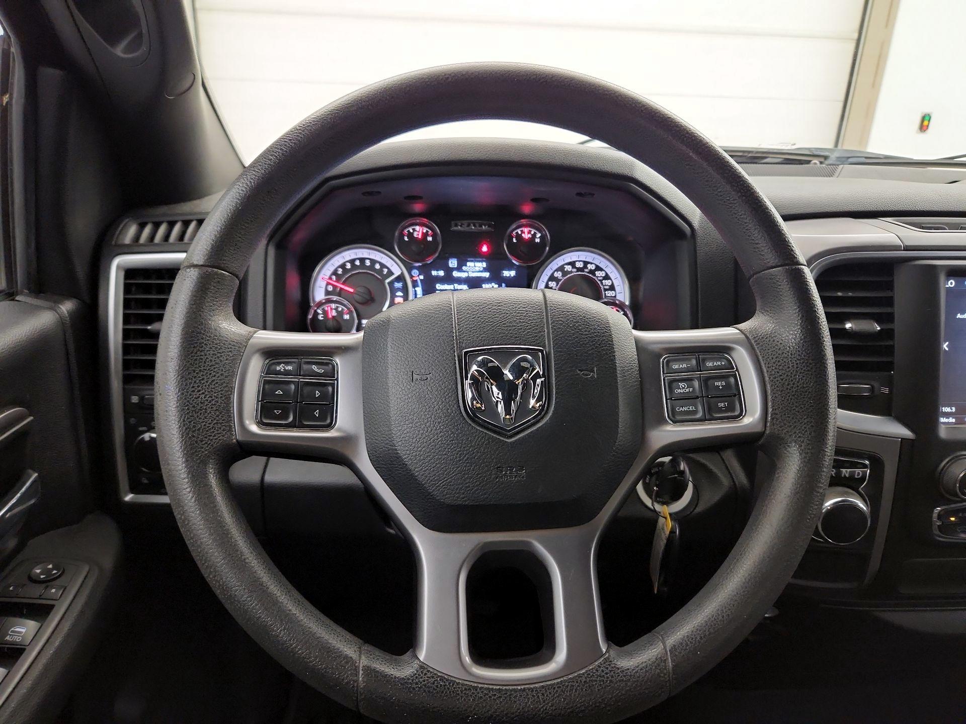 Thumbnail: 2021 RAM 1500 Classic - 10