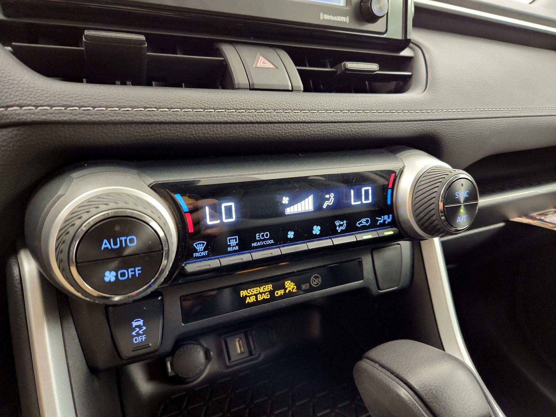 Thumbnail: 2021 Toyota RAV4 - 16