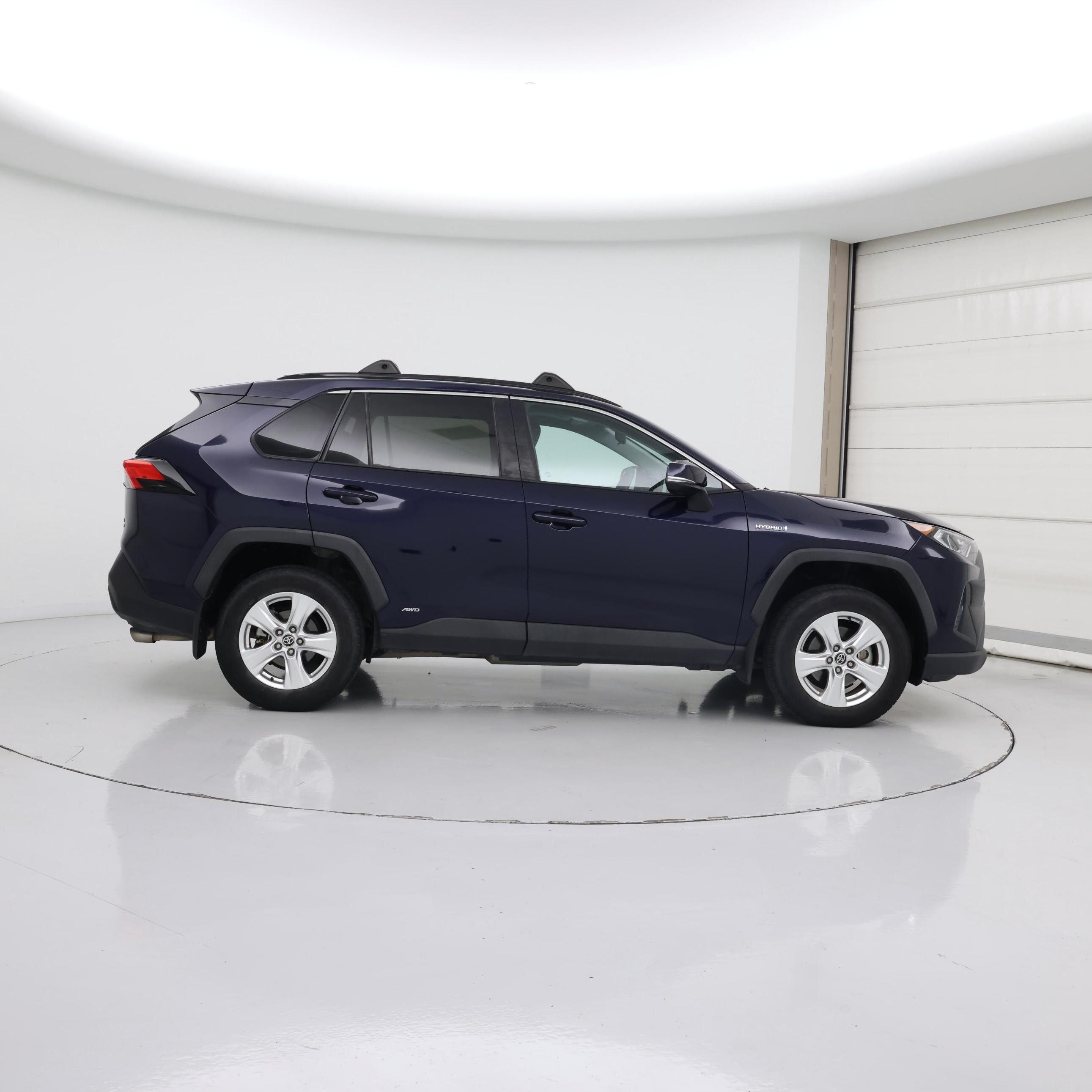 Thumbnail: 2021 Toyota RAV4 - 7