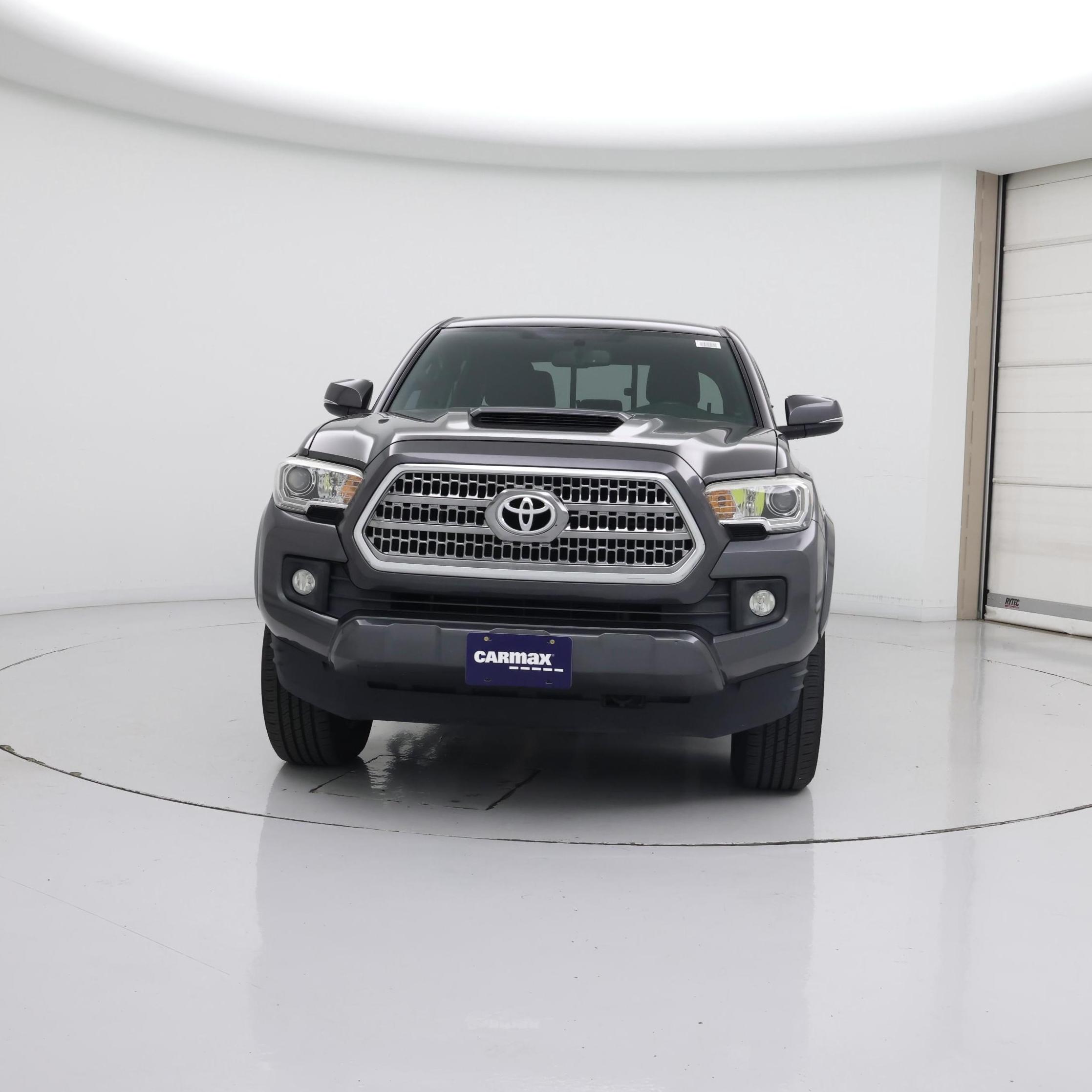 Thumbnail: 2016 Toyota Tacoma - 5