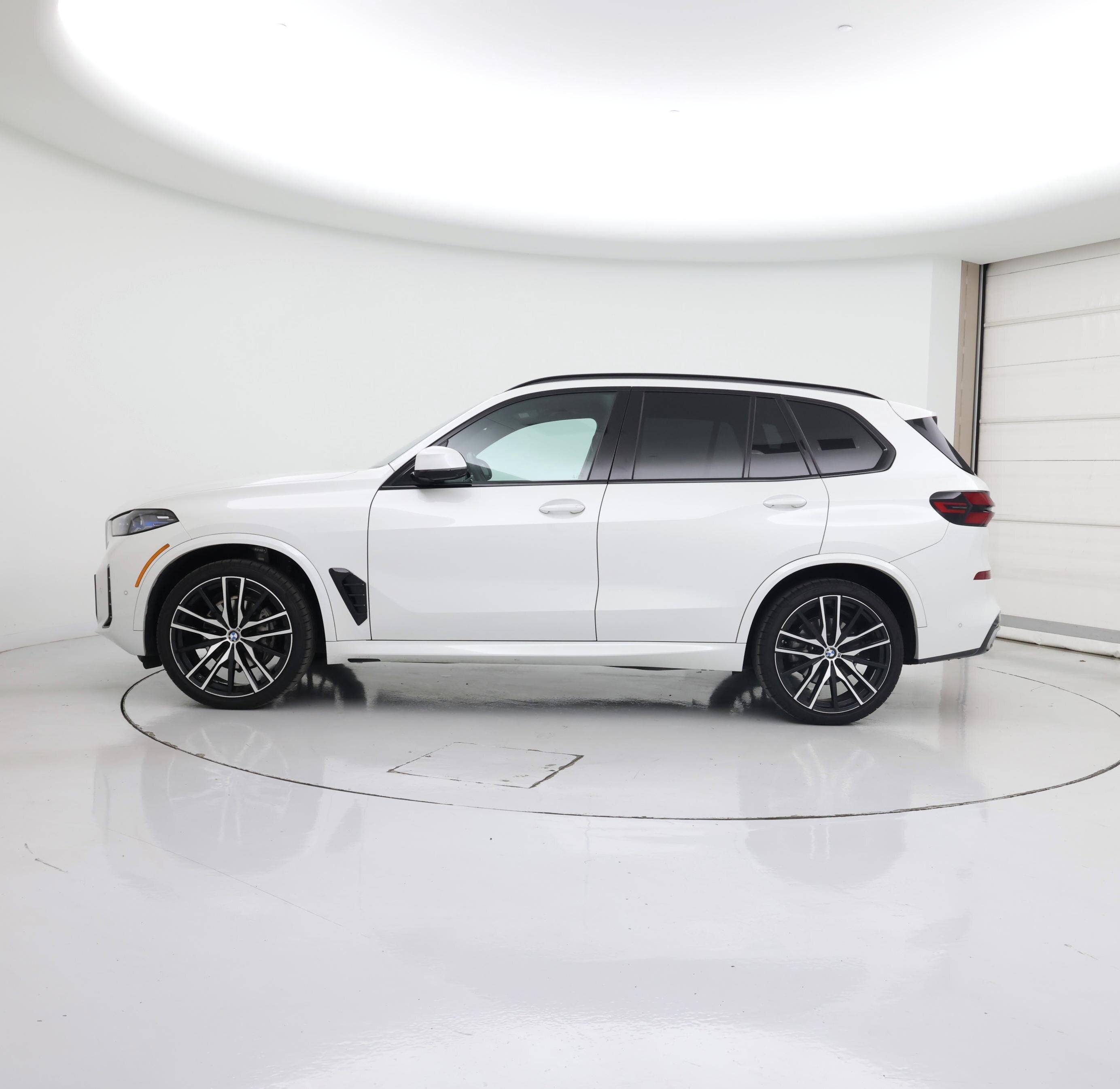 Thumbnail: 2025 BMW X5 - 3