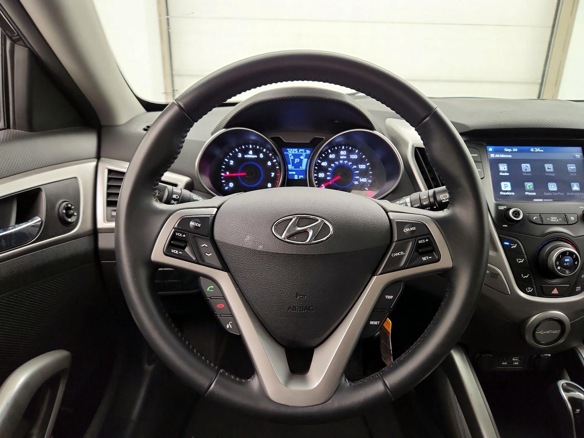 Thumbnail: 2017 Hyundai Veloster - 10