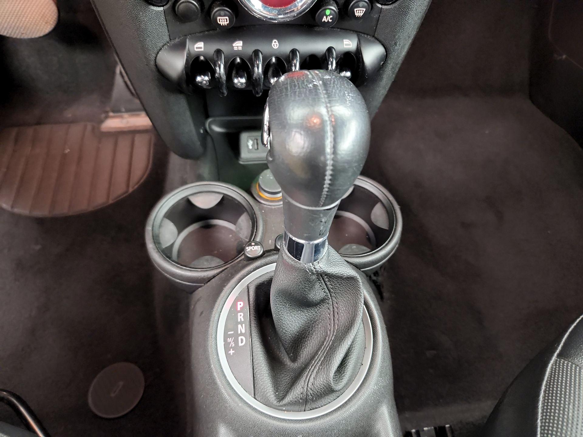 Thumbnail: 2015 MINI Cooper - 15