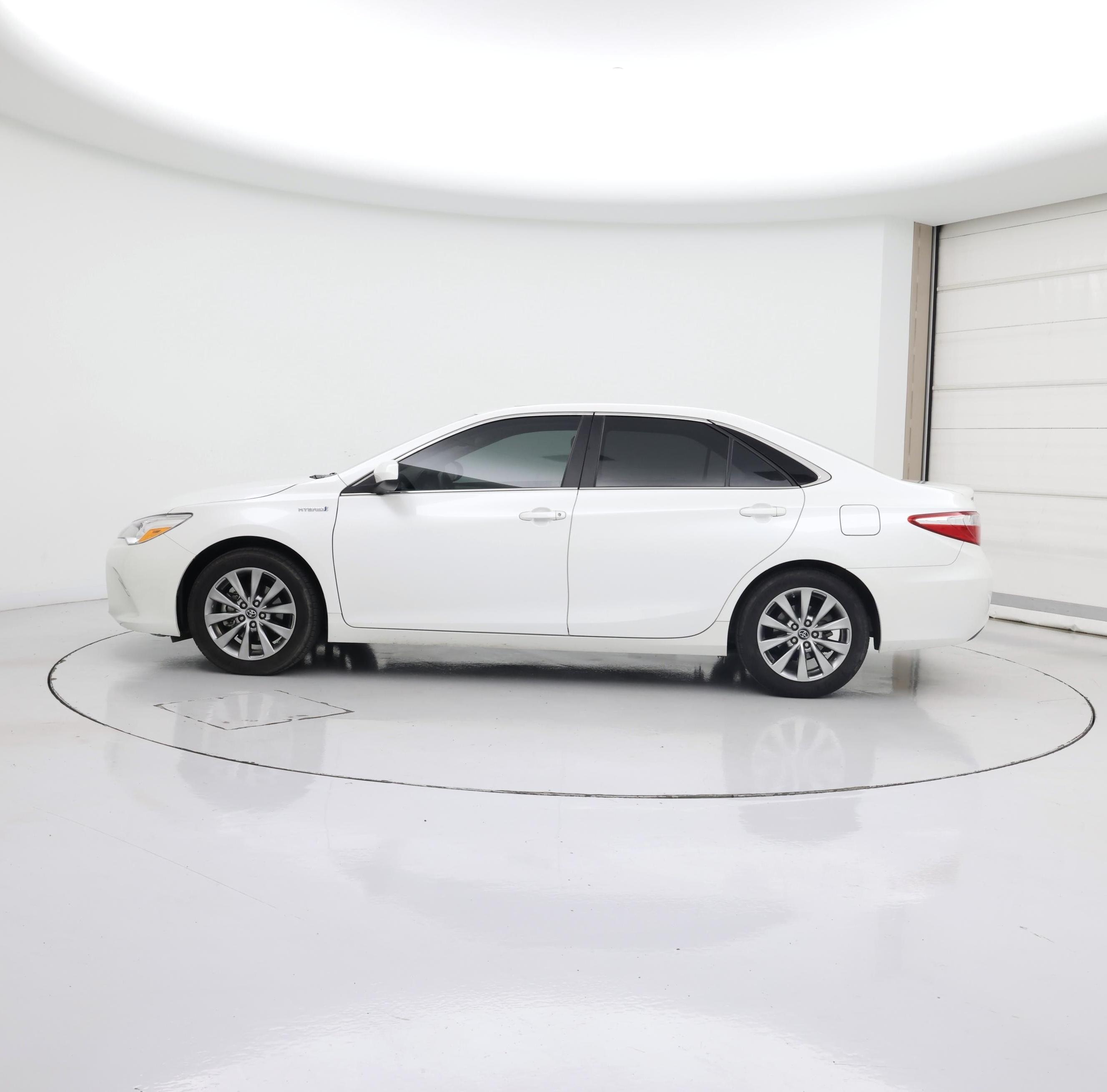 Thumbnail: 2017 Toyota Camry - 3