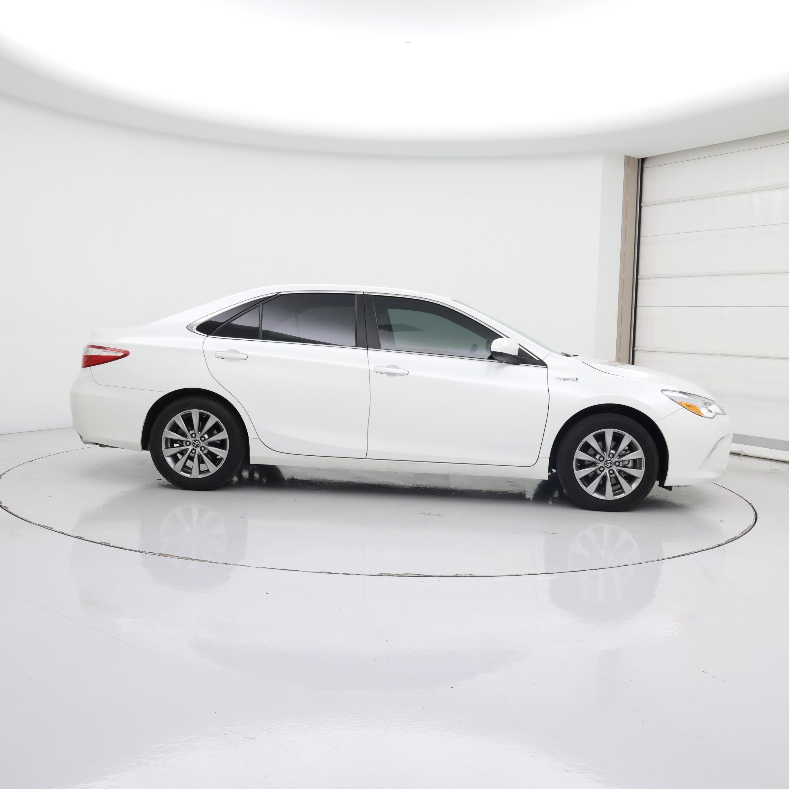 Thumbnail: 2017 Toyota Camry - 7