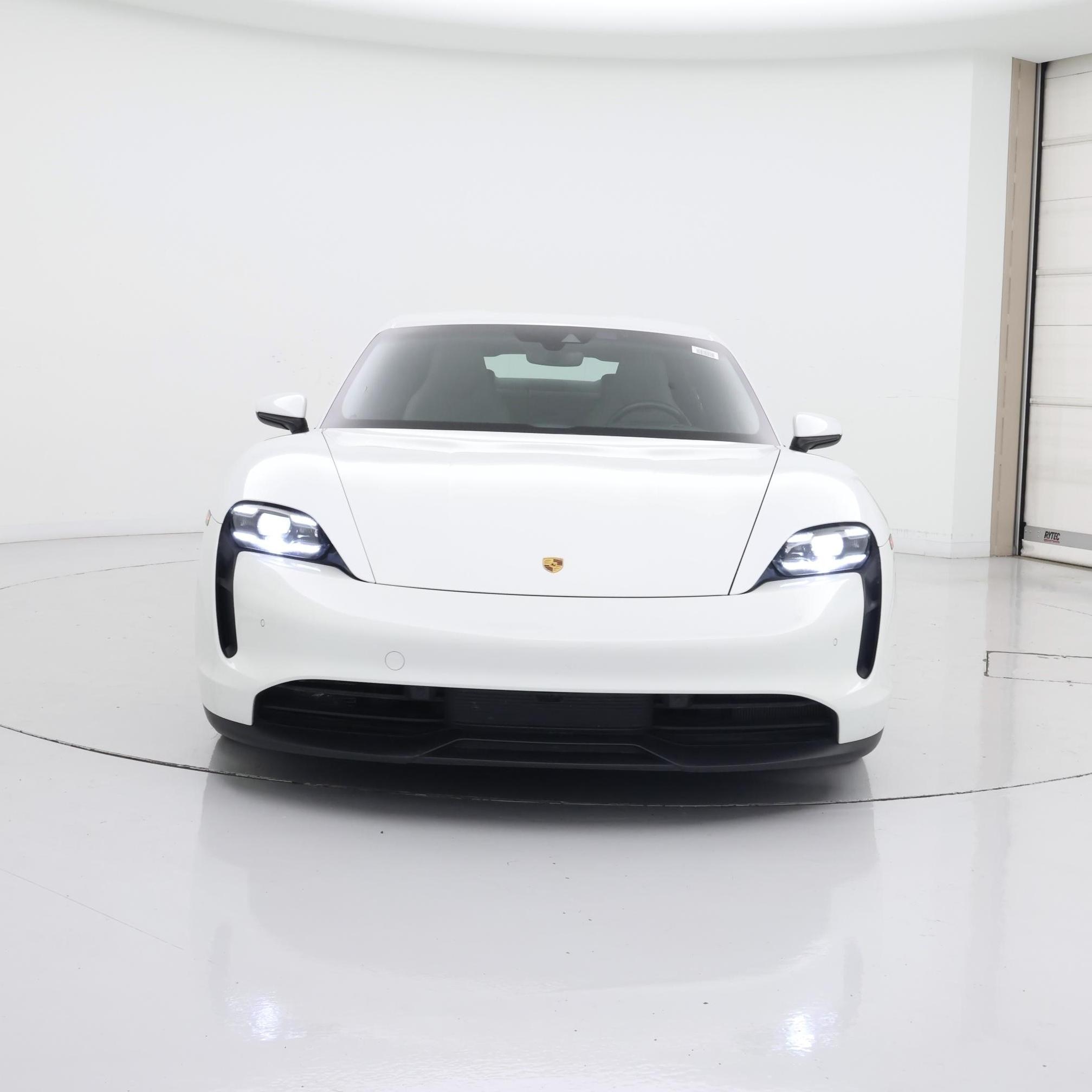 Thumbnail: 2021 Porsche Taycan - 5