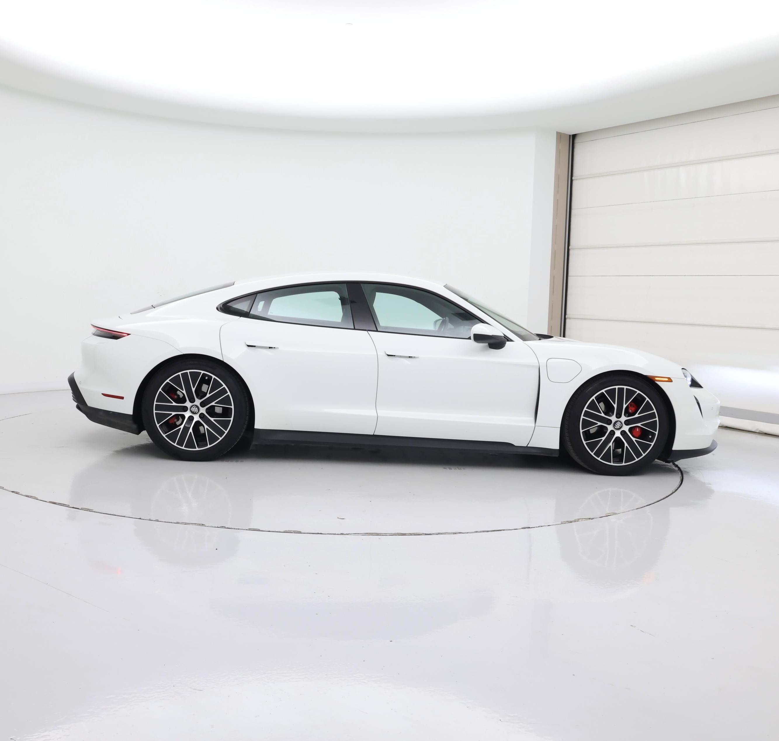 Thumbnail: 2021 Porsche Taycan - 7