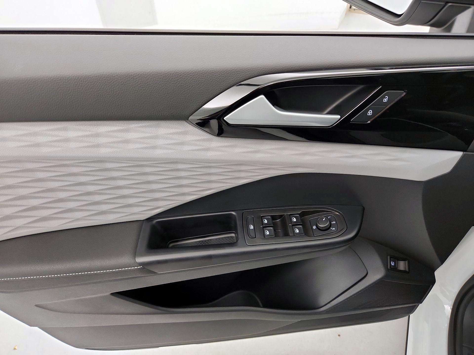 Thumbnail: 2024 Volkswagen Taos - 12