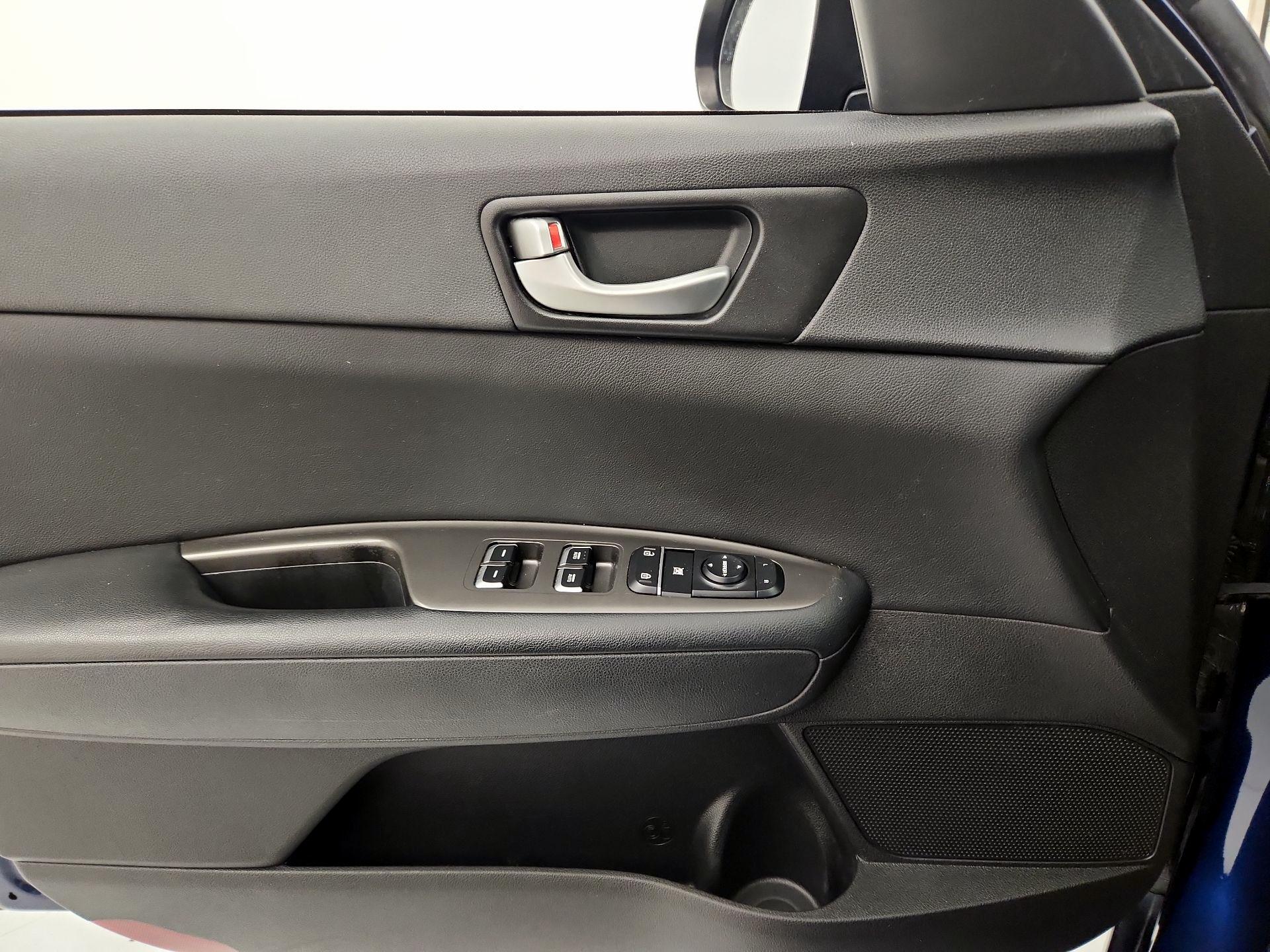 Thumbnail: 2019 Kia Optima - 12