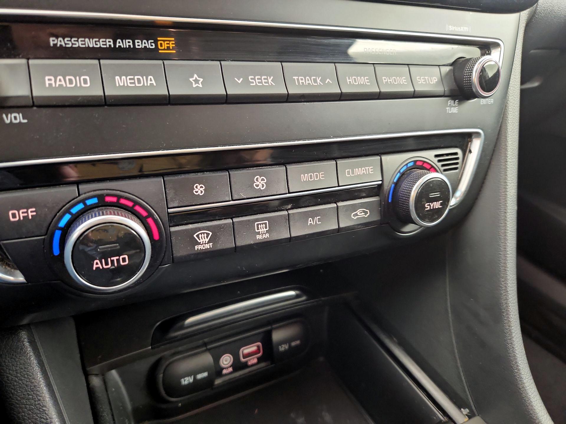 Thumbnail: 2019 Kia Optima - 16