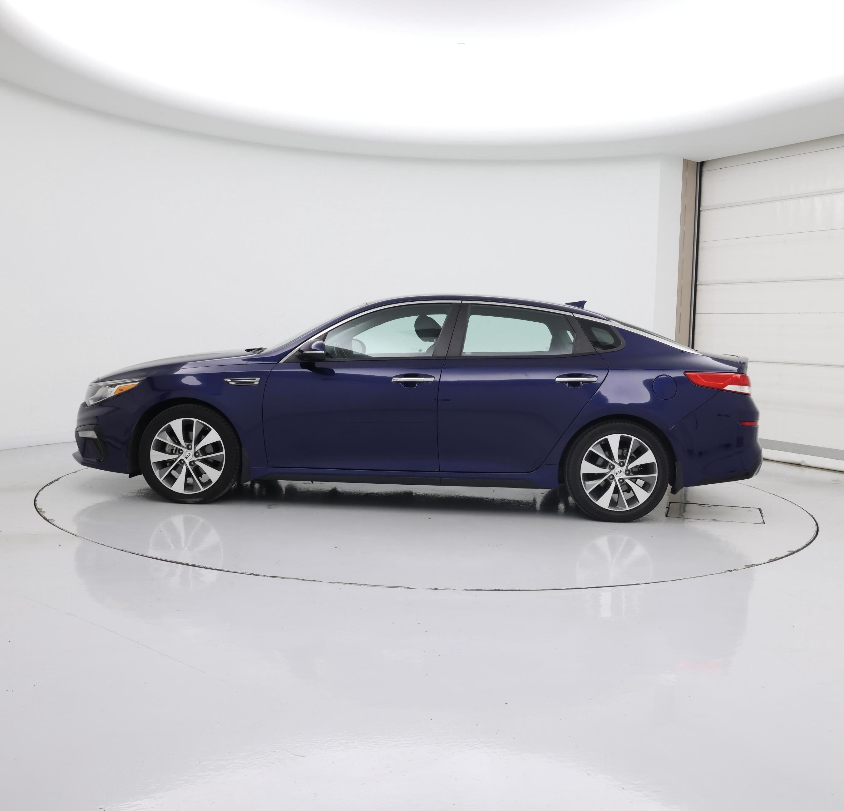 Thumbnail: 2019 Kia Optima - 3