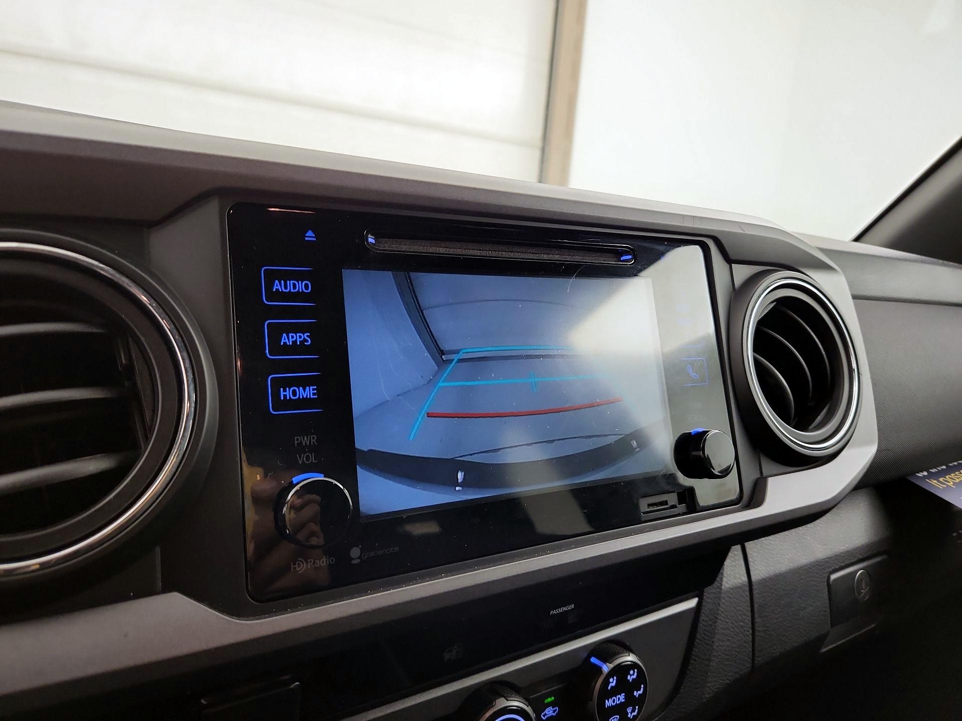 Thumbnail: 2016 Toyota Tacoma - 14