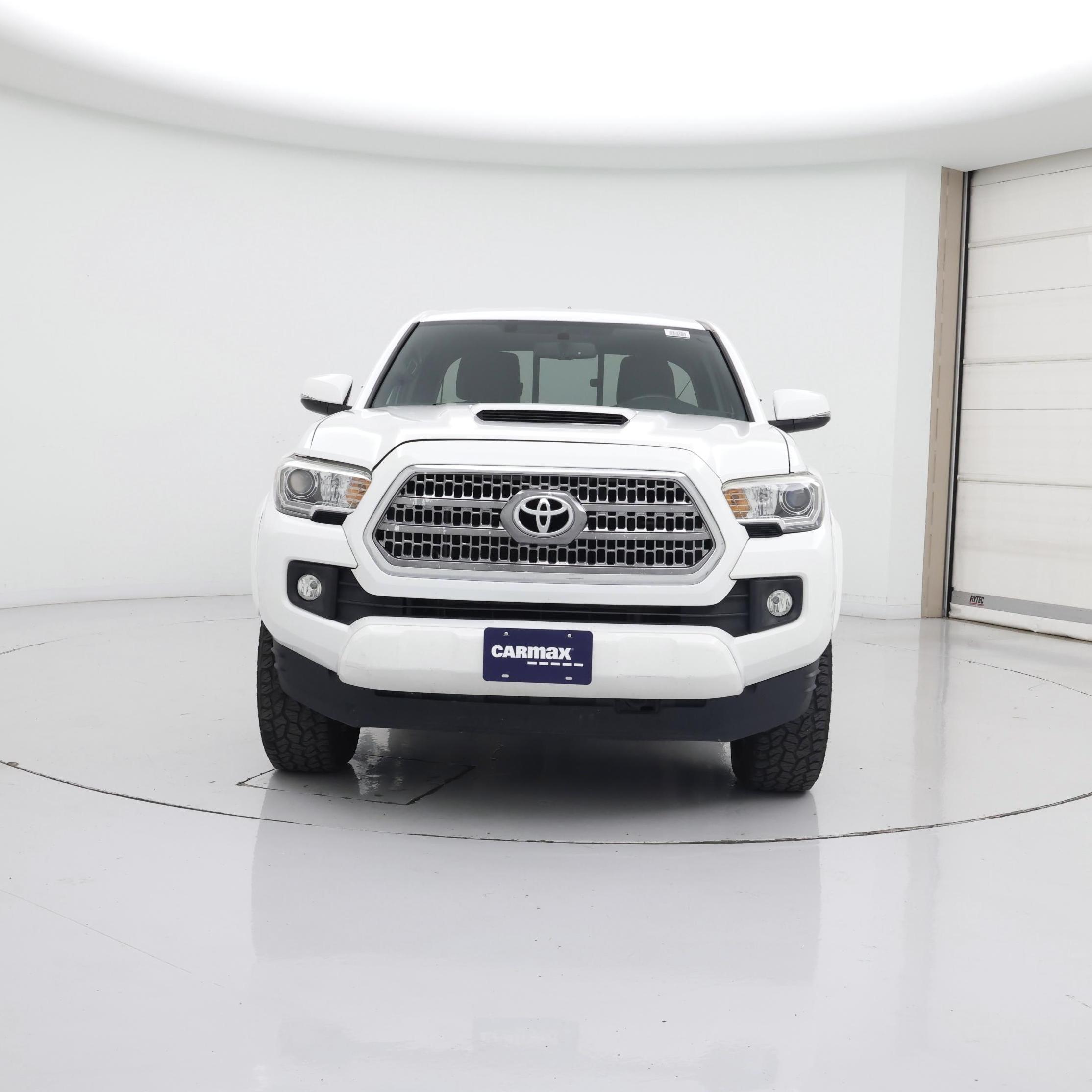 Thumbnail: 2016 Toyota Tacoma - 5
