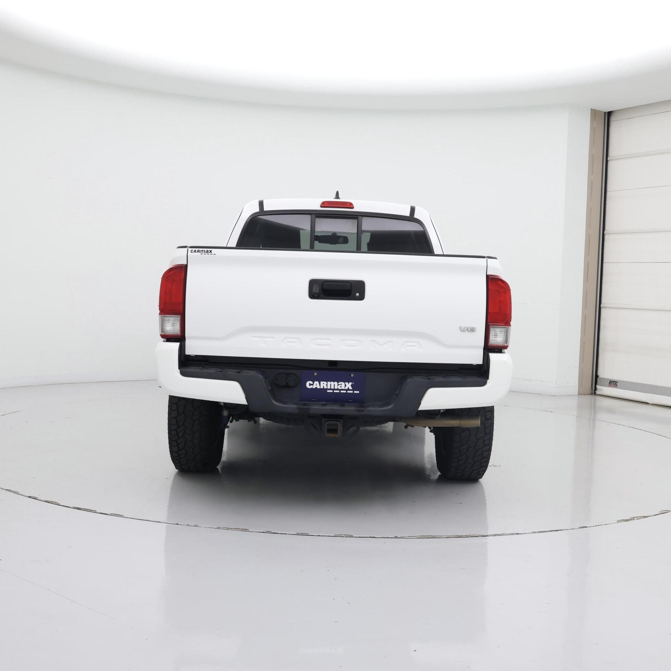 Thumbnail: 2016 Toyota Tacoma - 6