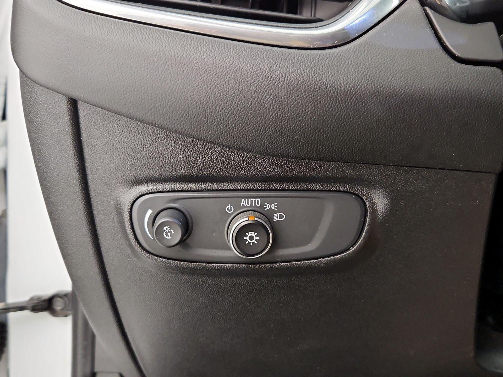 Thumbnail: 2018 Chevrolet Equinox - 13