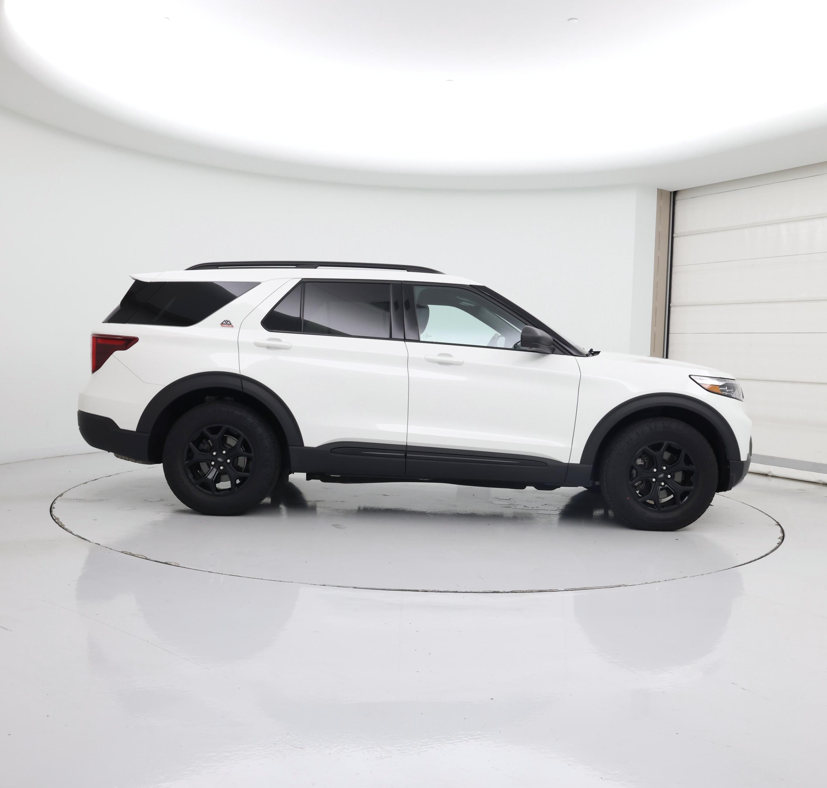 Thumbnail: 2022 Ford Explorer - 7