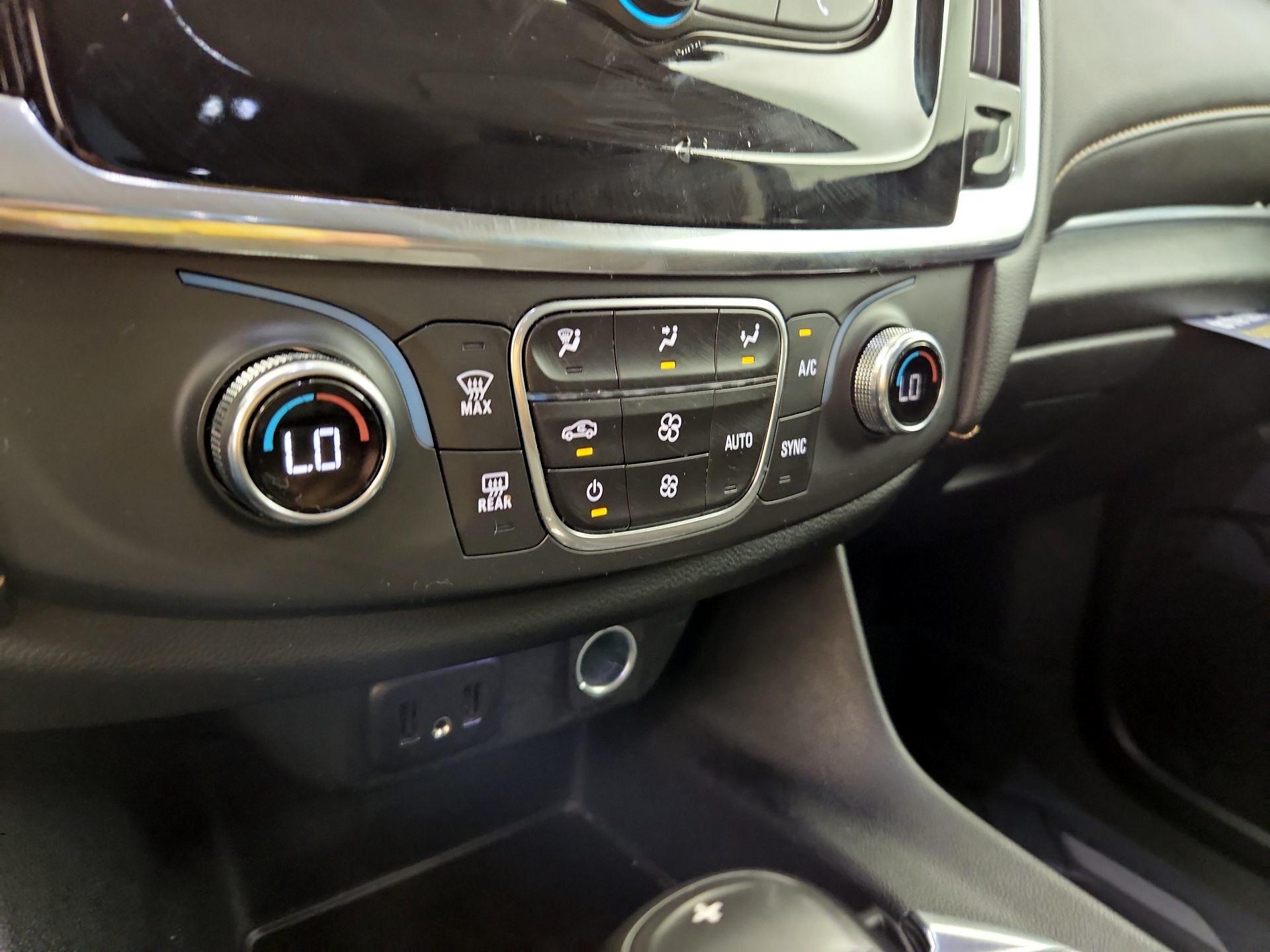 Thumbnail: 2020 Chevrolet Traverse - 16