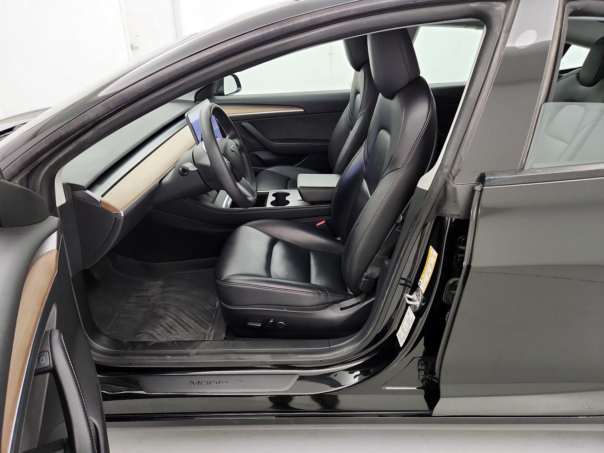 Thumbnail: 2021 Tesla Model 3 - 11