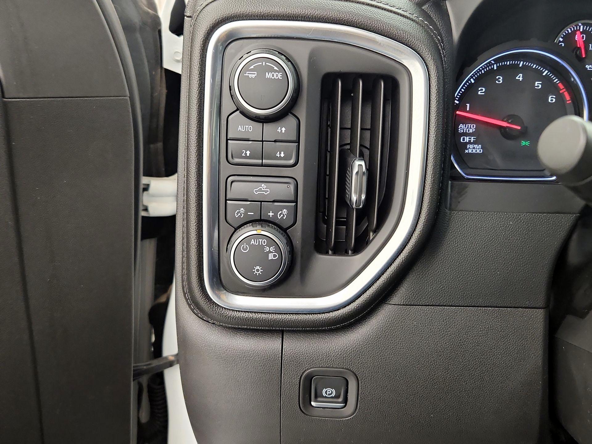 Thumbnail: 2020 Chevrolet Silverado 1500 - 13